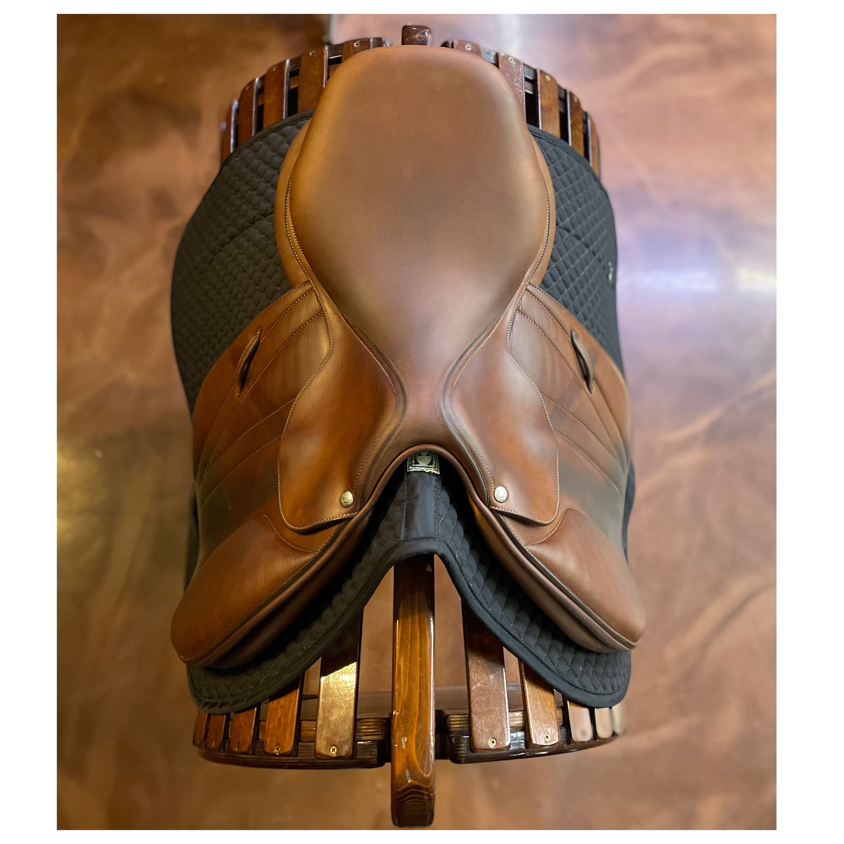 BUTET Premium Extra Flat Saddle R17" 2