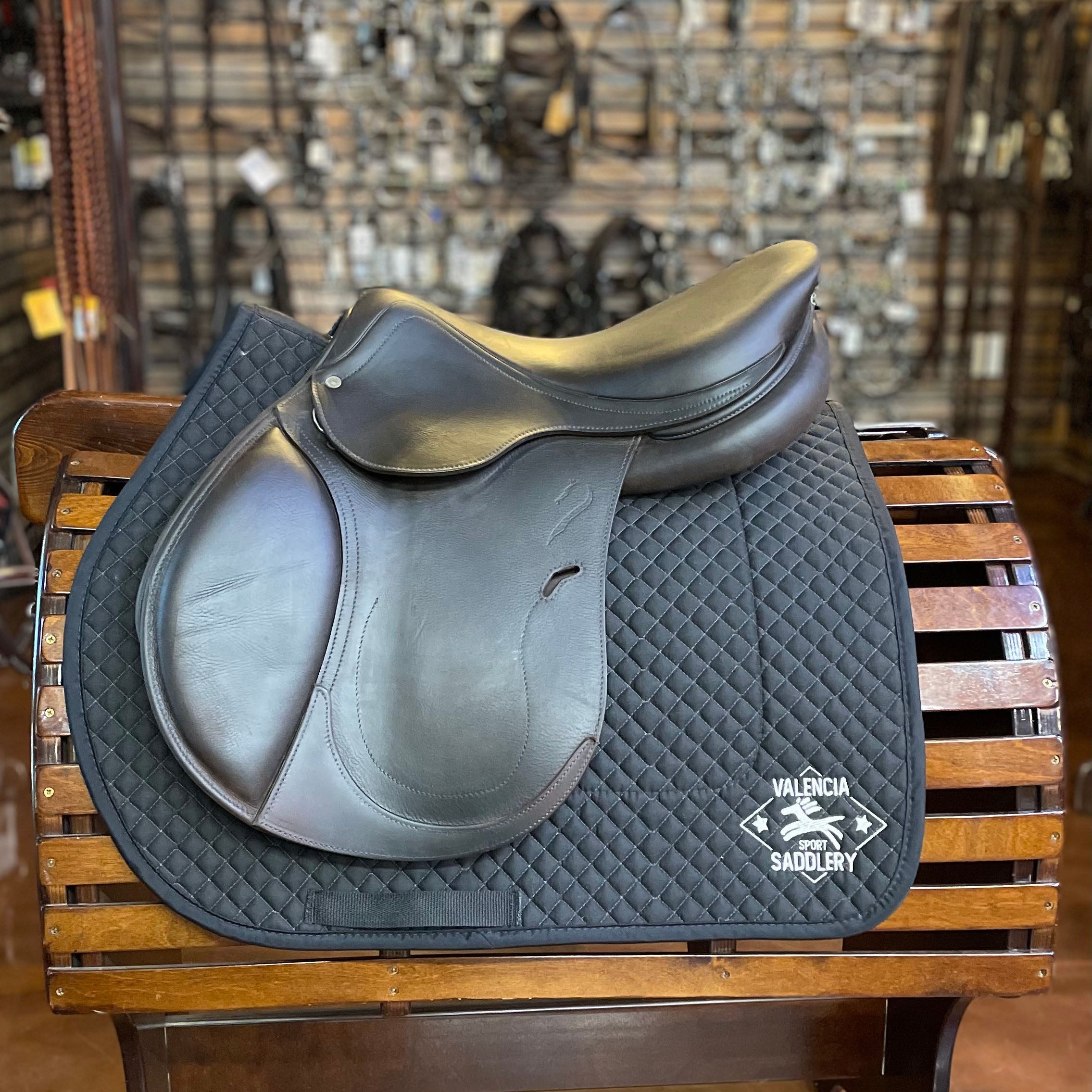 Antares Contact Saddle 17" 1NB