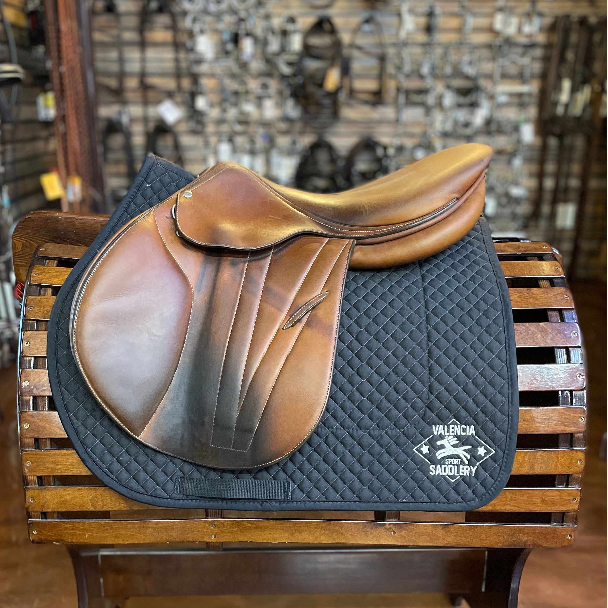 BUTET Premium Saddle P17.5" 2.5