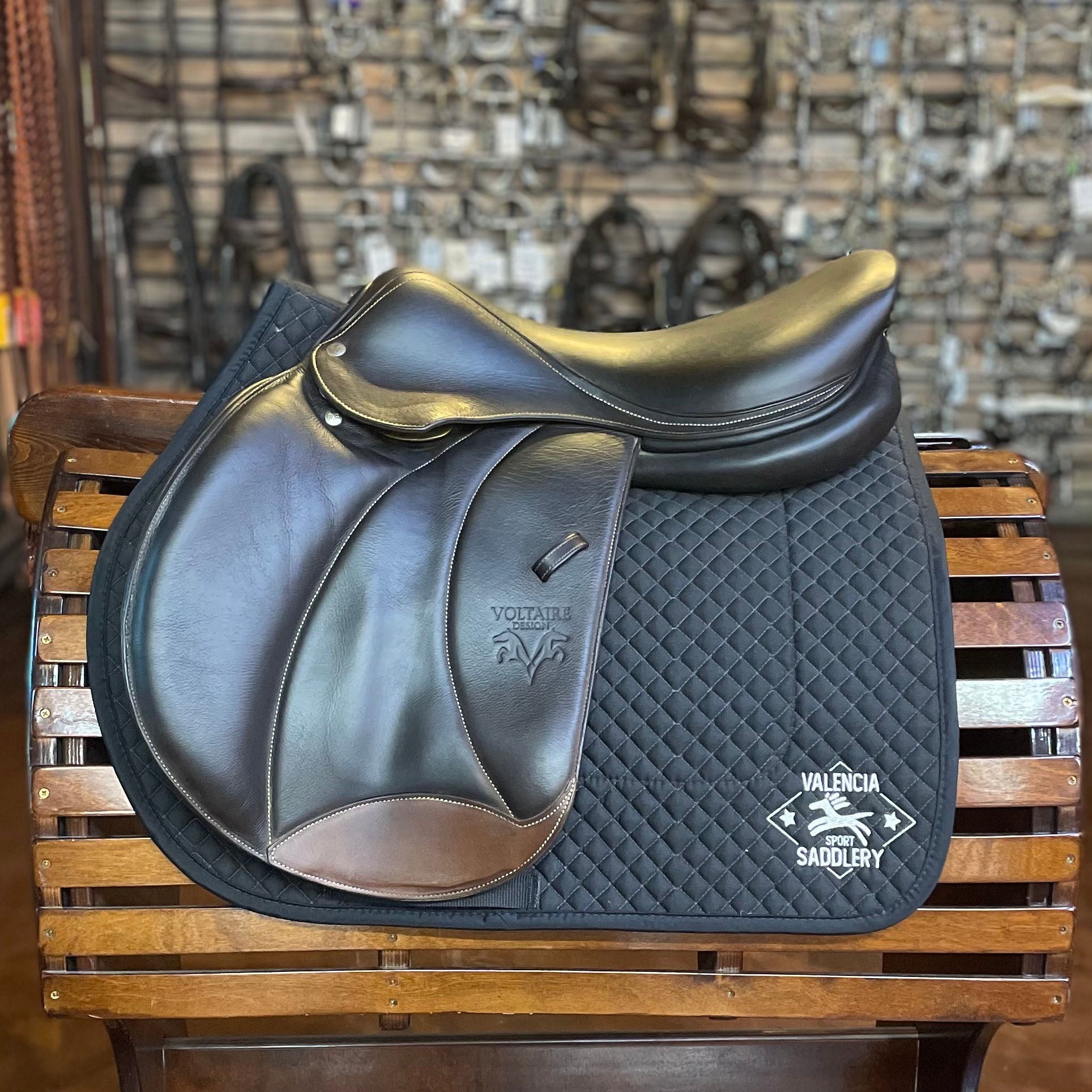 Voltaire Palm Beach saddle 18" 4A