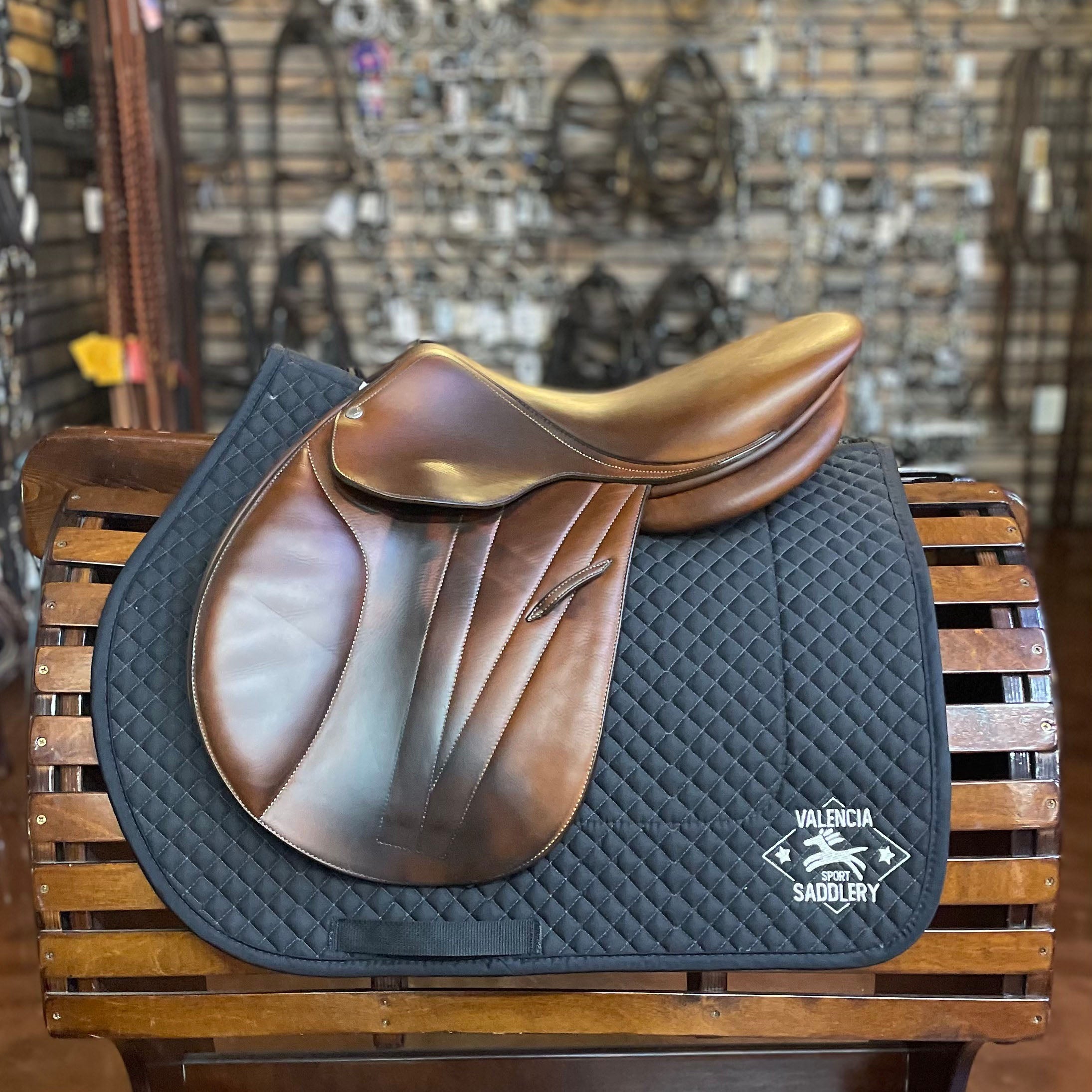 BUTET Premium Extra-Flat Saddle R16" 0.50