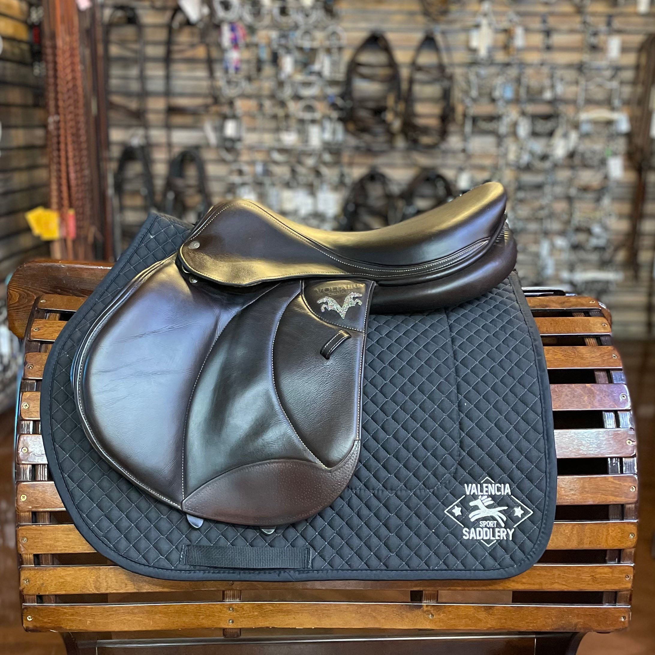 Voltaire Palm Beach saddle 17.5" 2AA