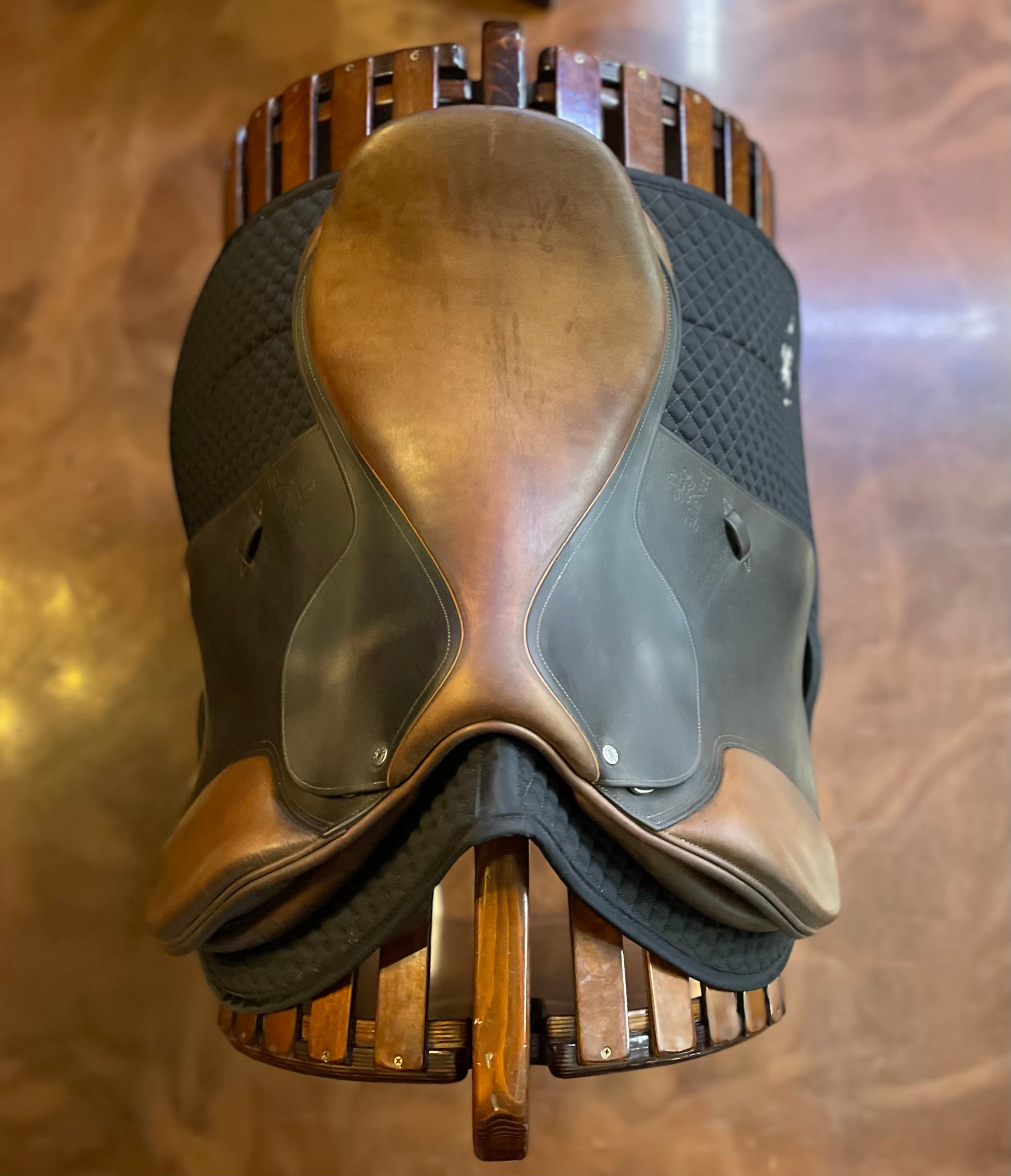 Beval Artisan Saddle 17" 2