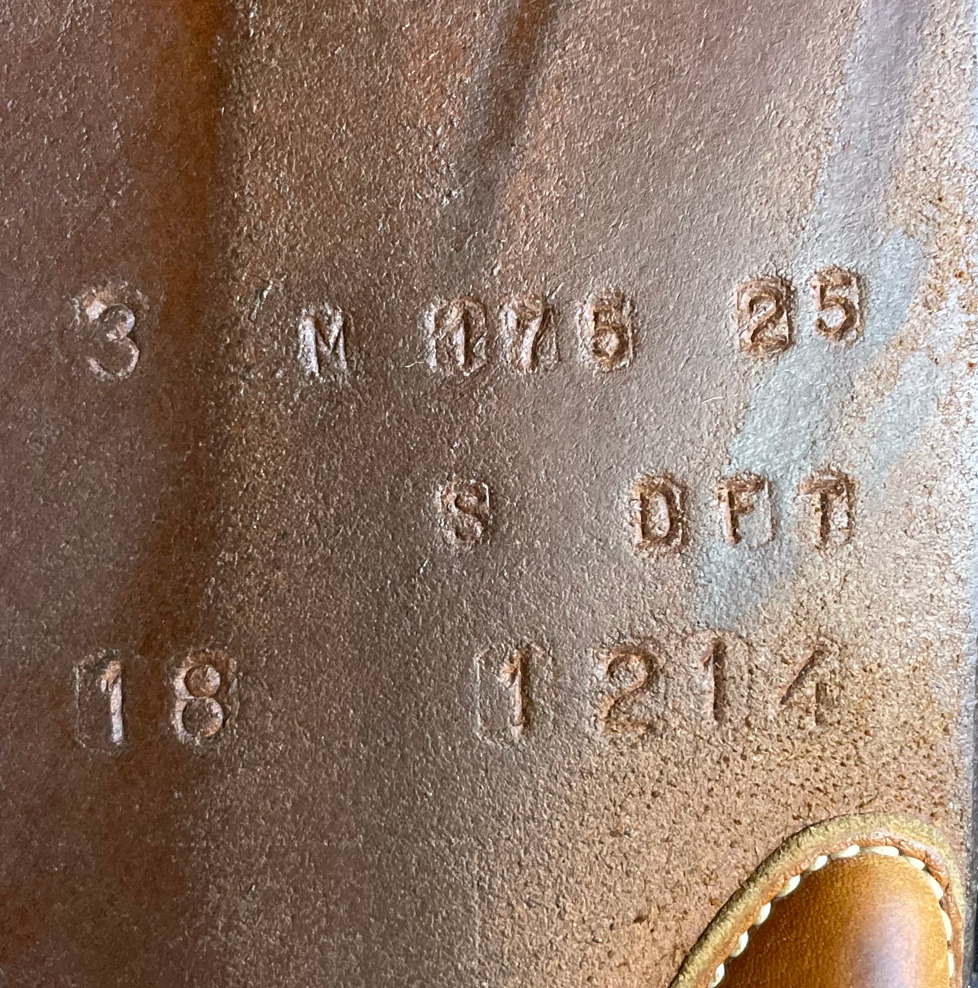 BUTET Premium Saddle M17.5" 3