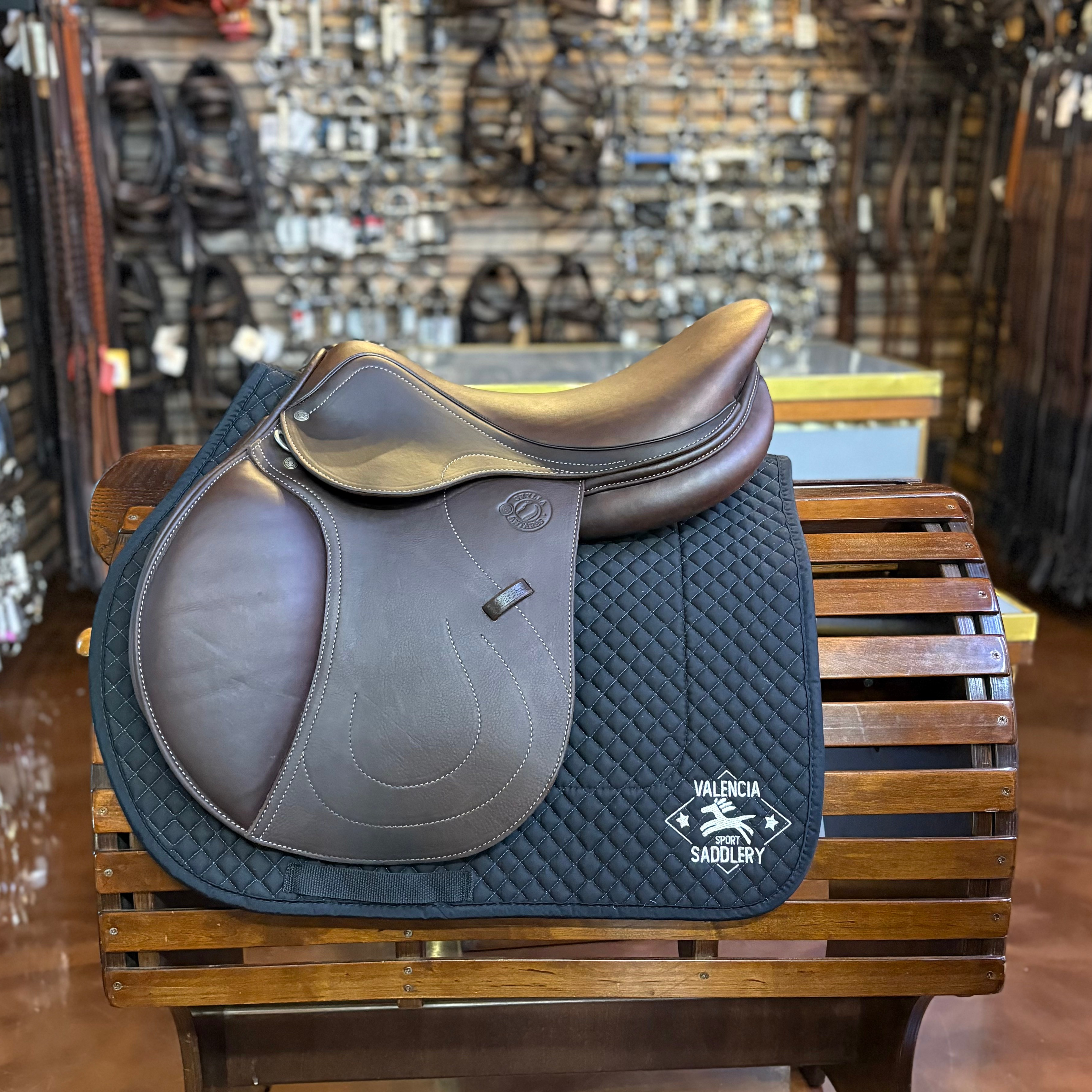 Antares Skylla saddle 18" 3A