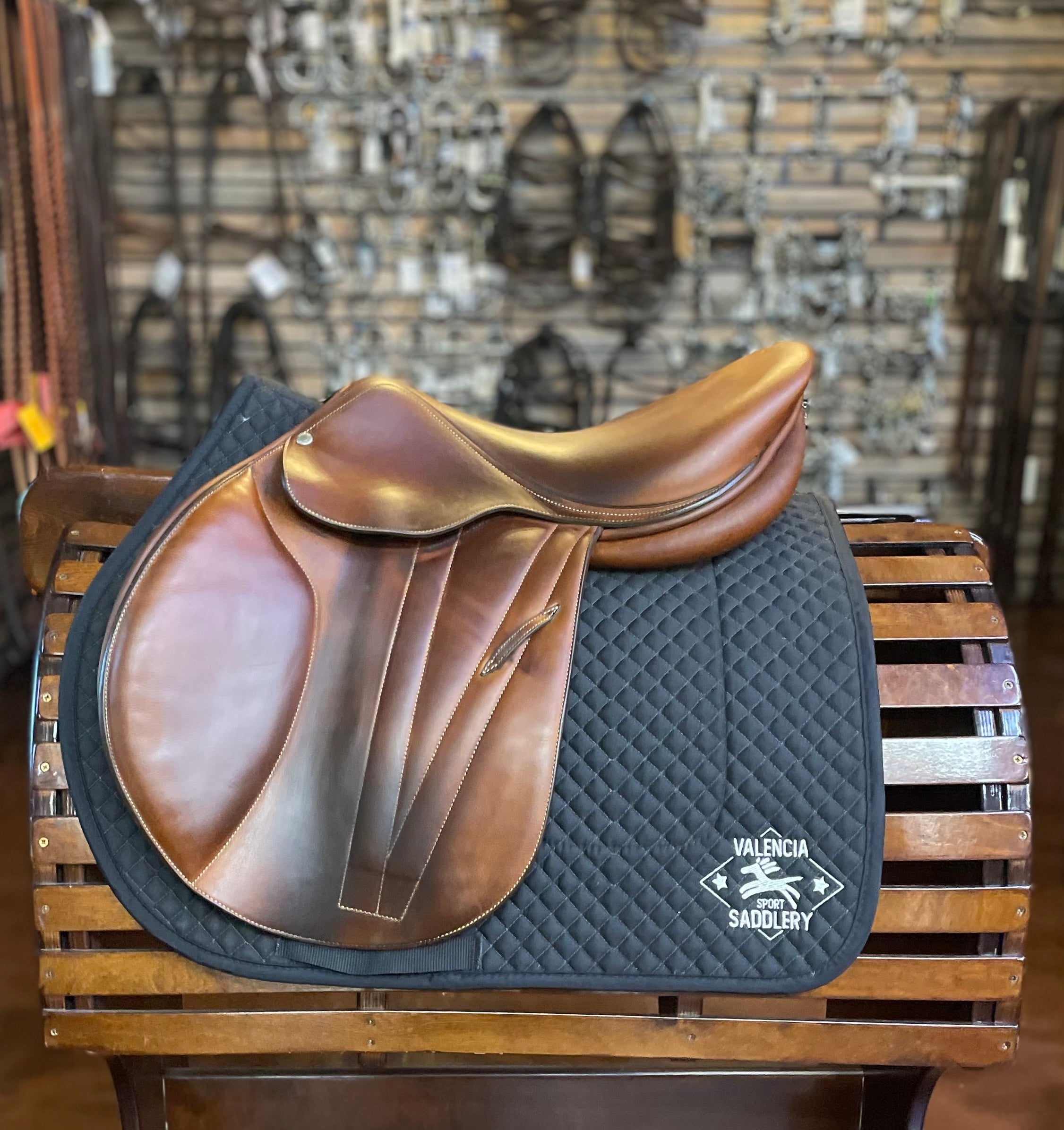 BUTET Premium Saddle L17" 2.25 Long