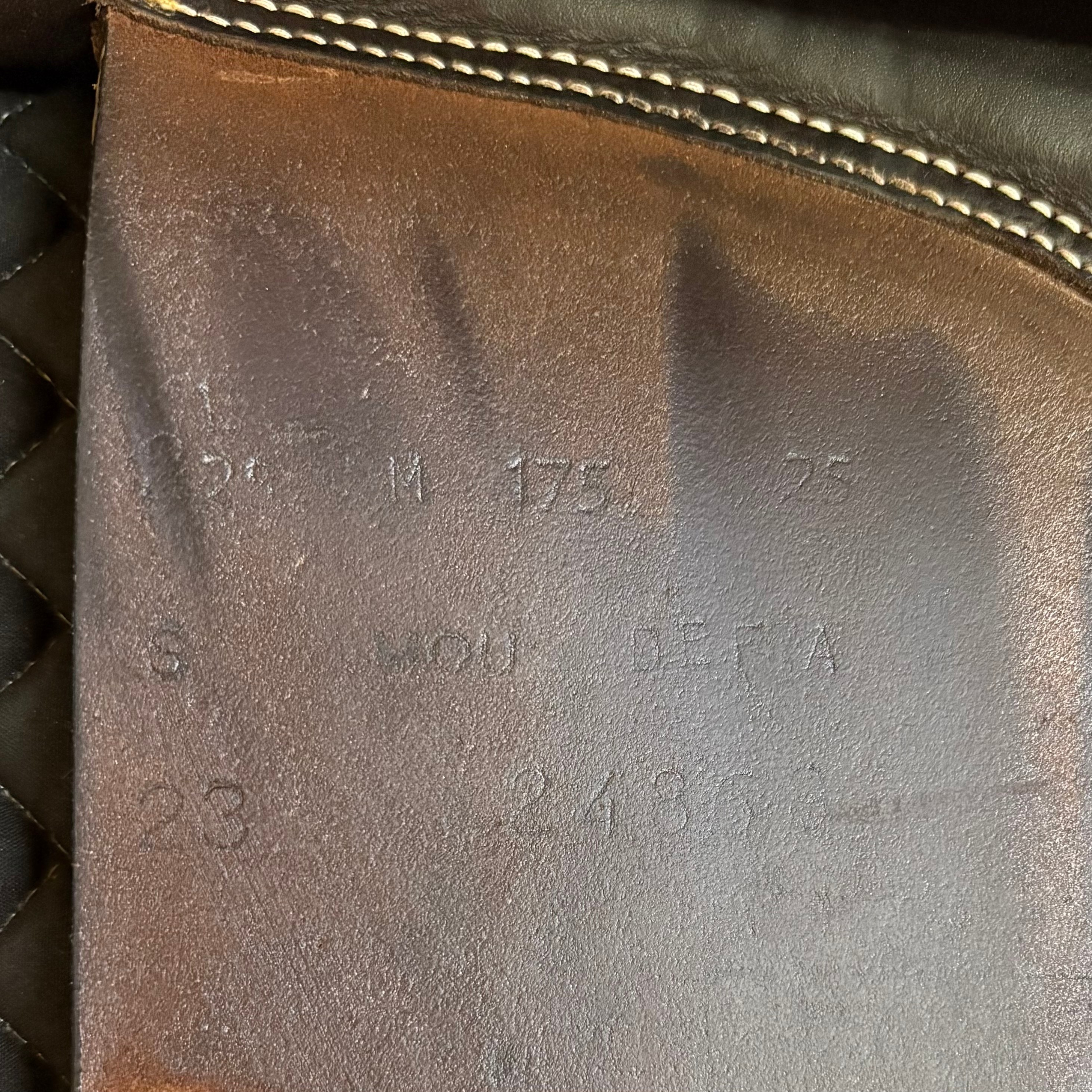 Butet Premium Saddle M17.5", 2.25 Long