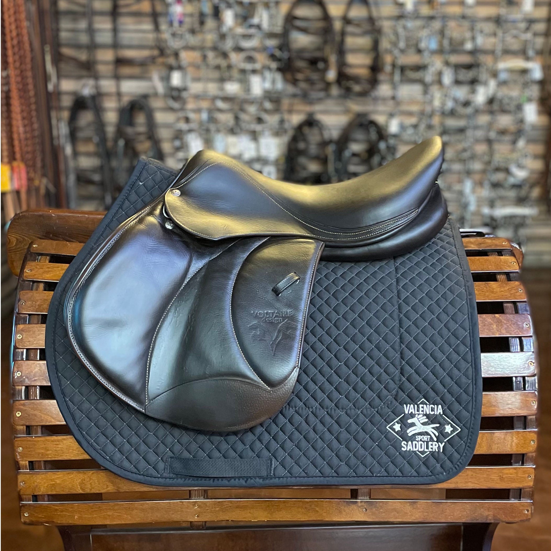 Voltaire Stuttgart saddle 17.5" 1A