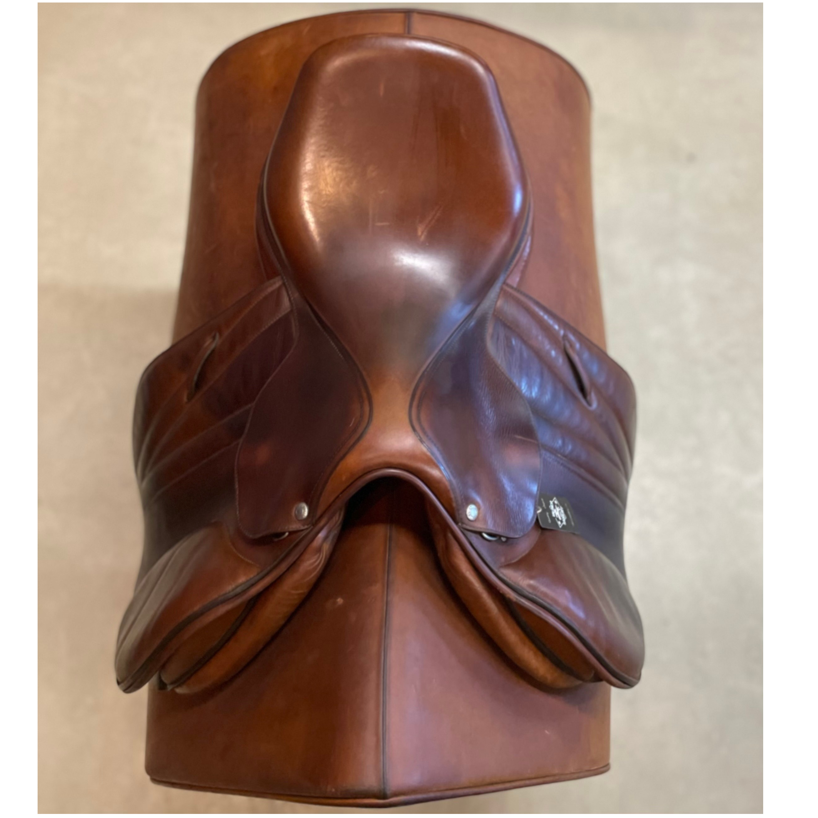 Butet Premium Saddle M17", 2.25 flaps with traditional Wool flocking