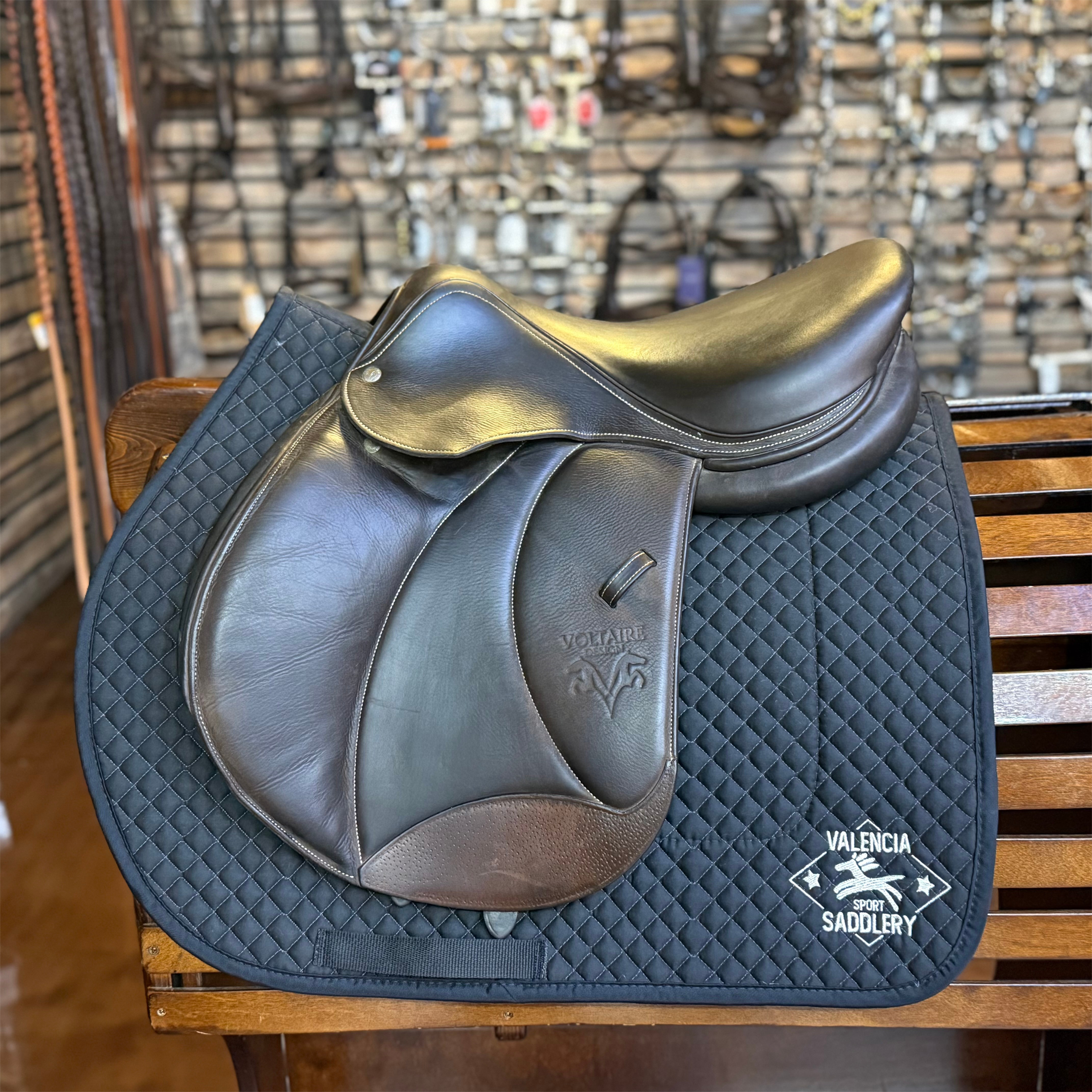 Voltaire Palm Beach saddle 16.5" 2A