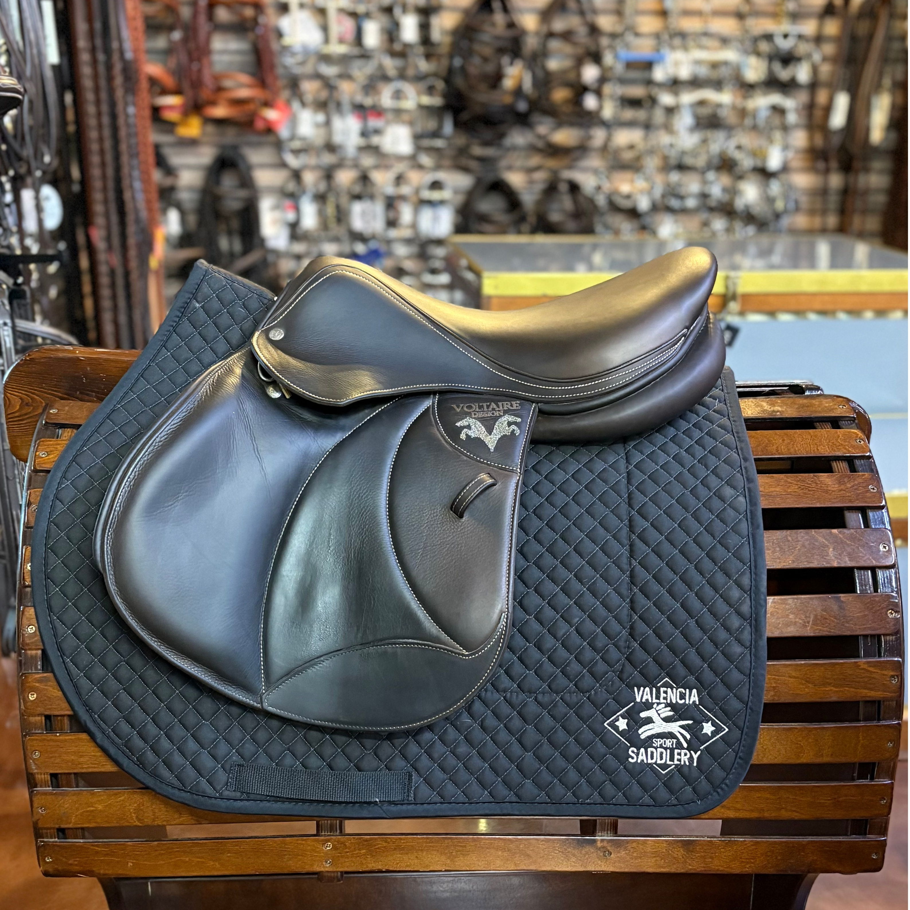 Voltaire Palm Beach saddle 17" 1AA