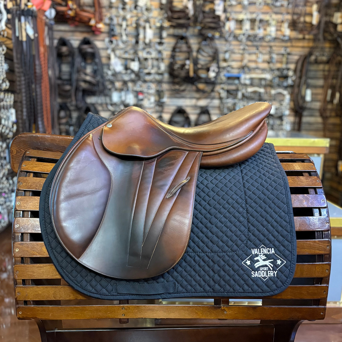 BUTET Premium Saddle P17" 2