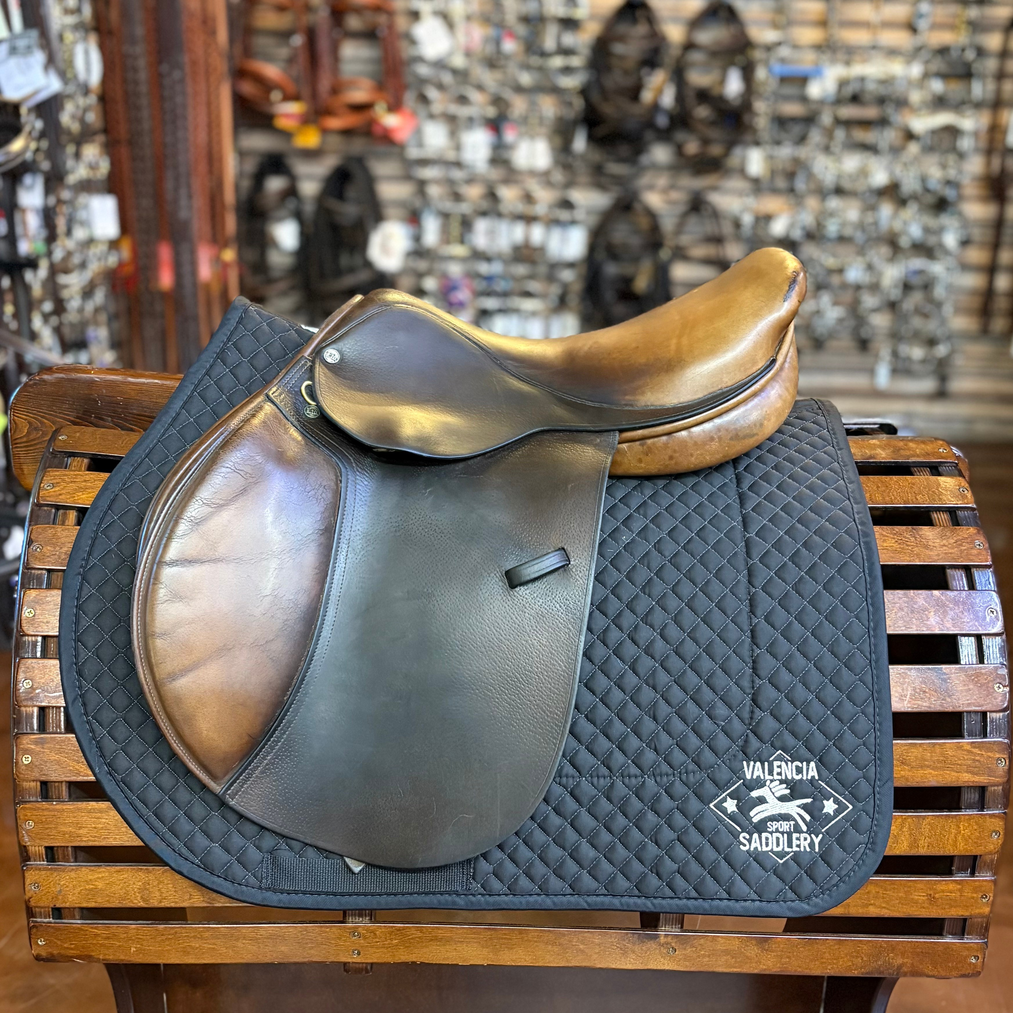Beval LTD Saddle 16"