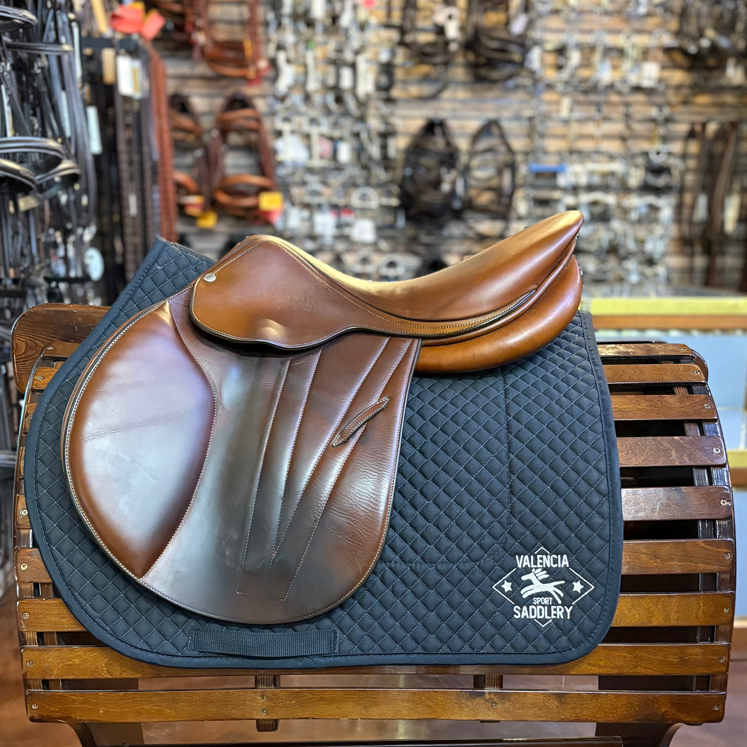 BUTET Premium Saddle L17.5" 2.25