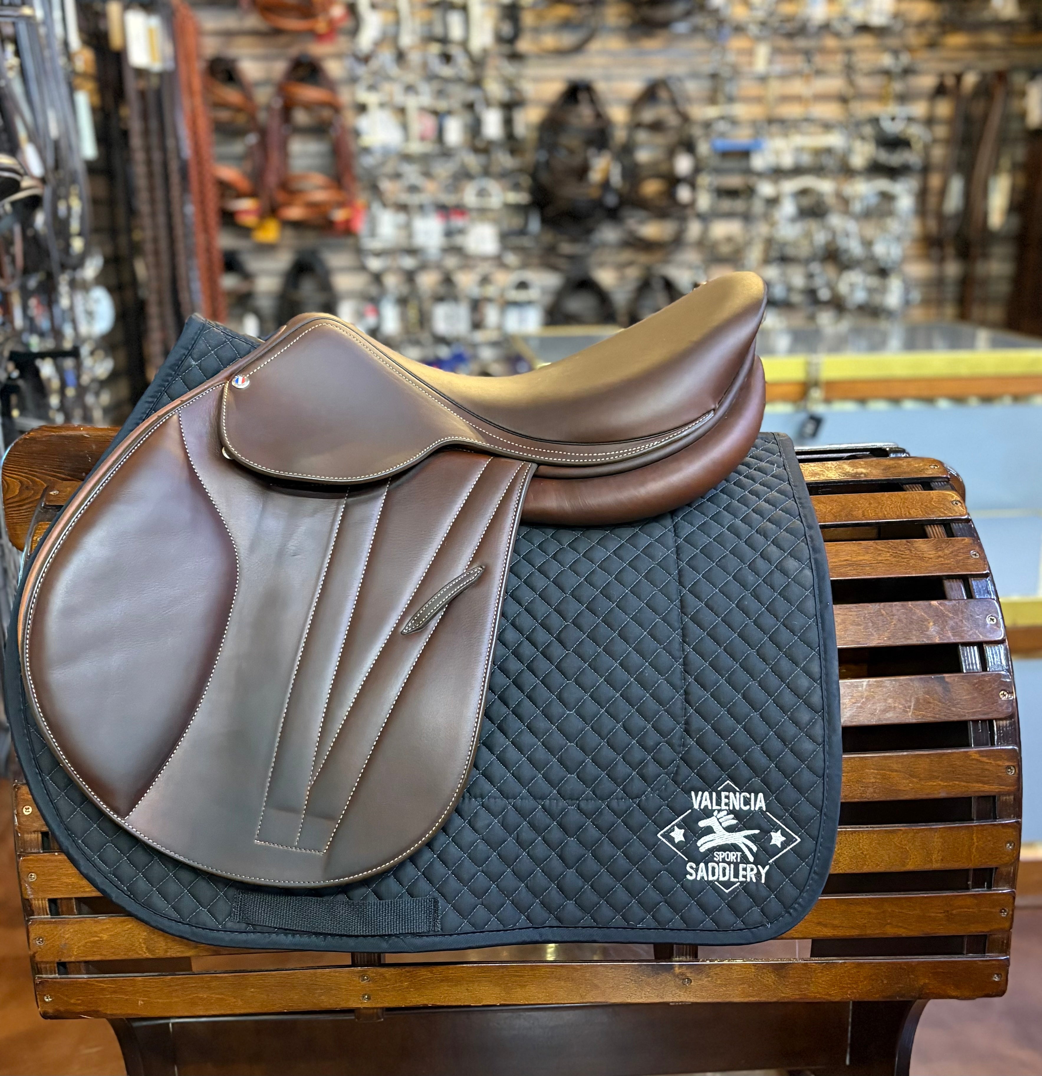Butet Premium Saddle M2• 17.5" 2.25