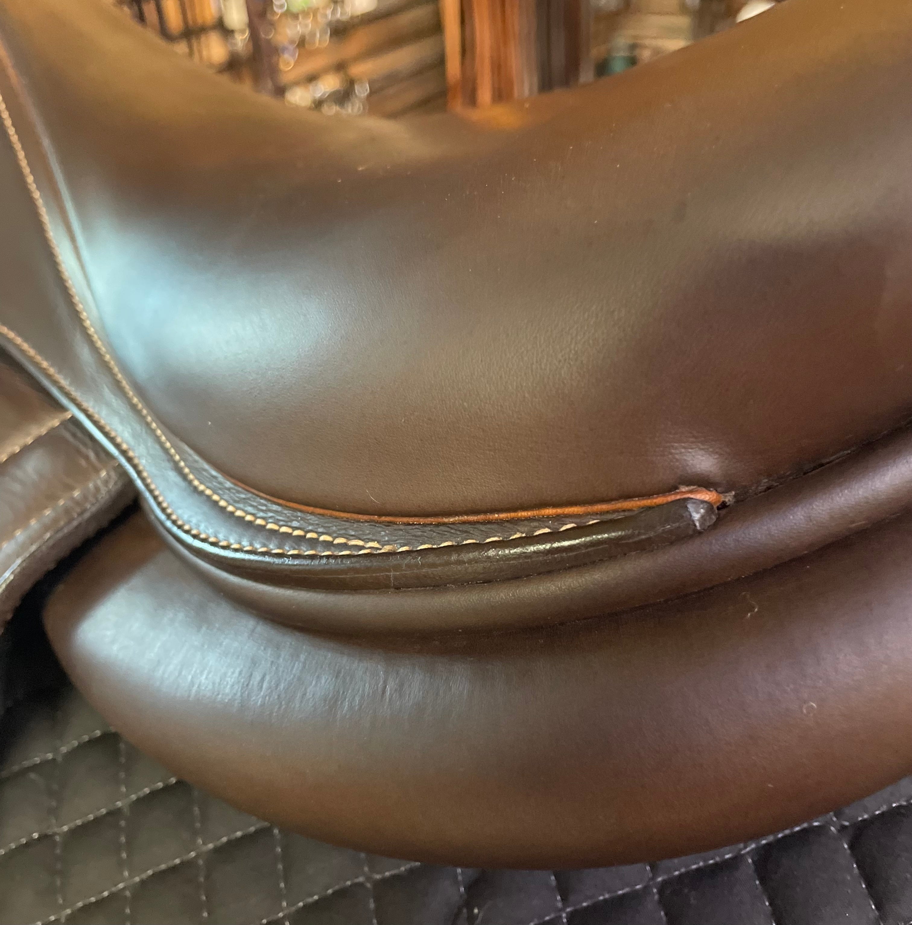 BUTET Premium Saddle M17" 2.25
