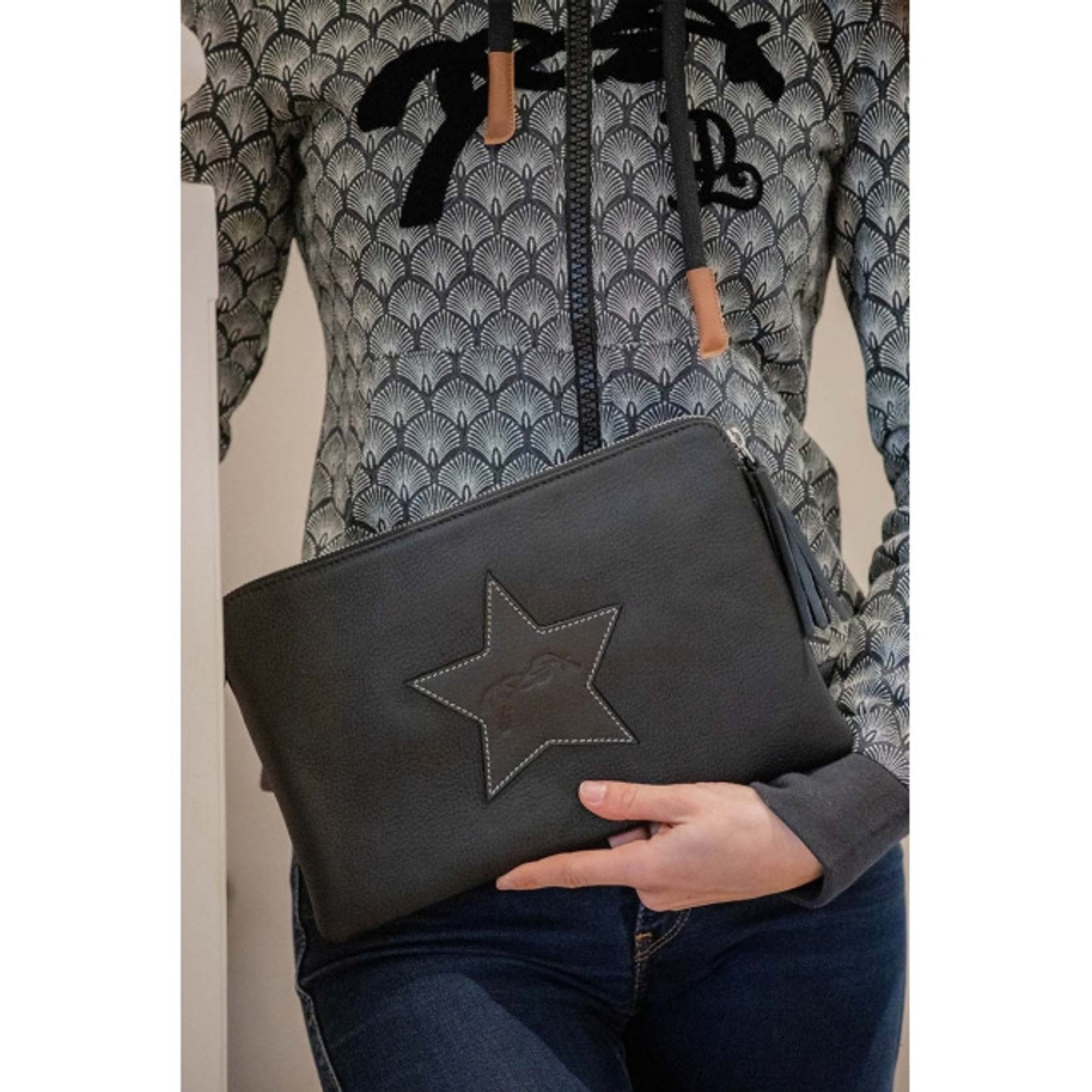 Penelope Flavi Star Crossbody Clutch