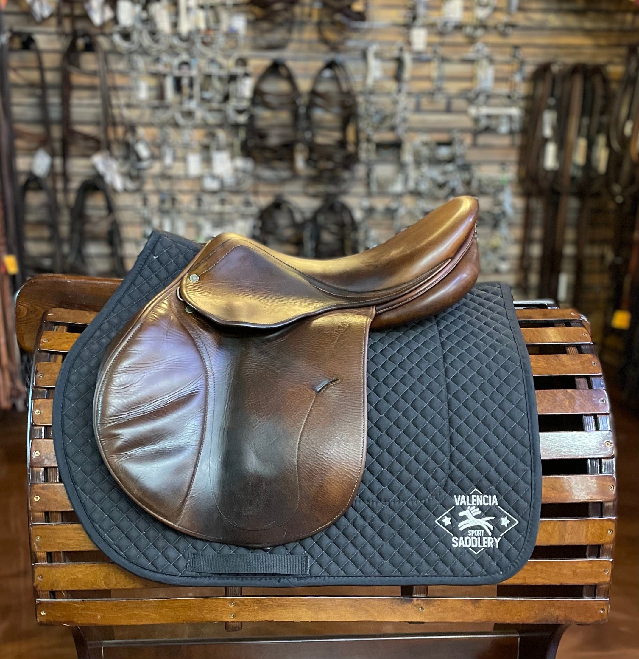Antares Saddle 17" 2AE