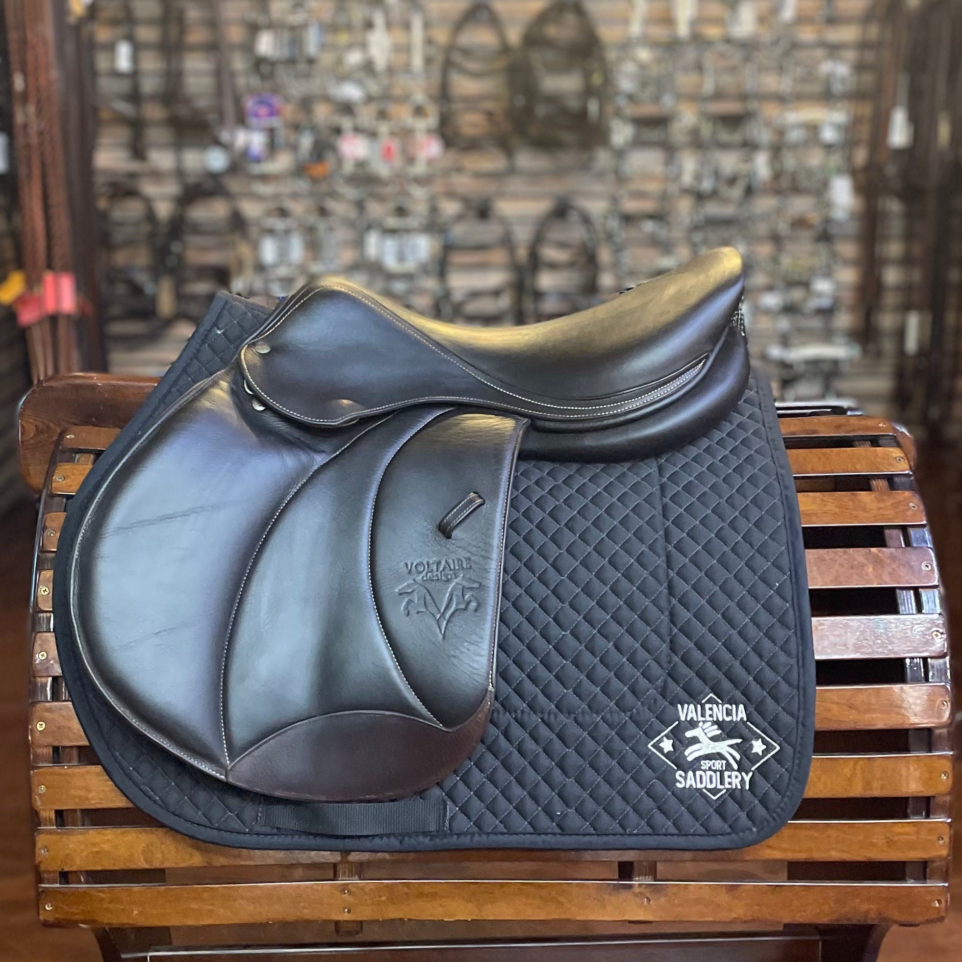 Voltaire Palm Beach saddle 18" 3AA