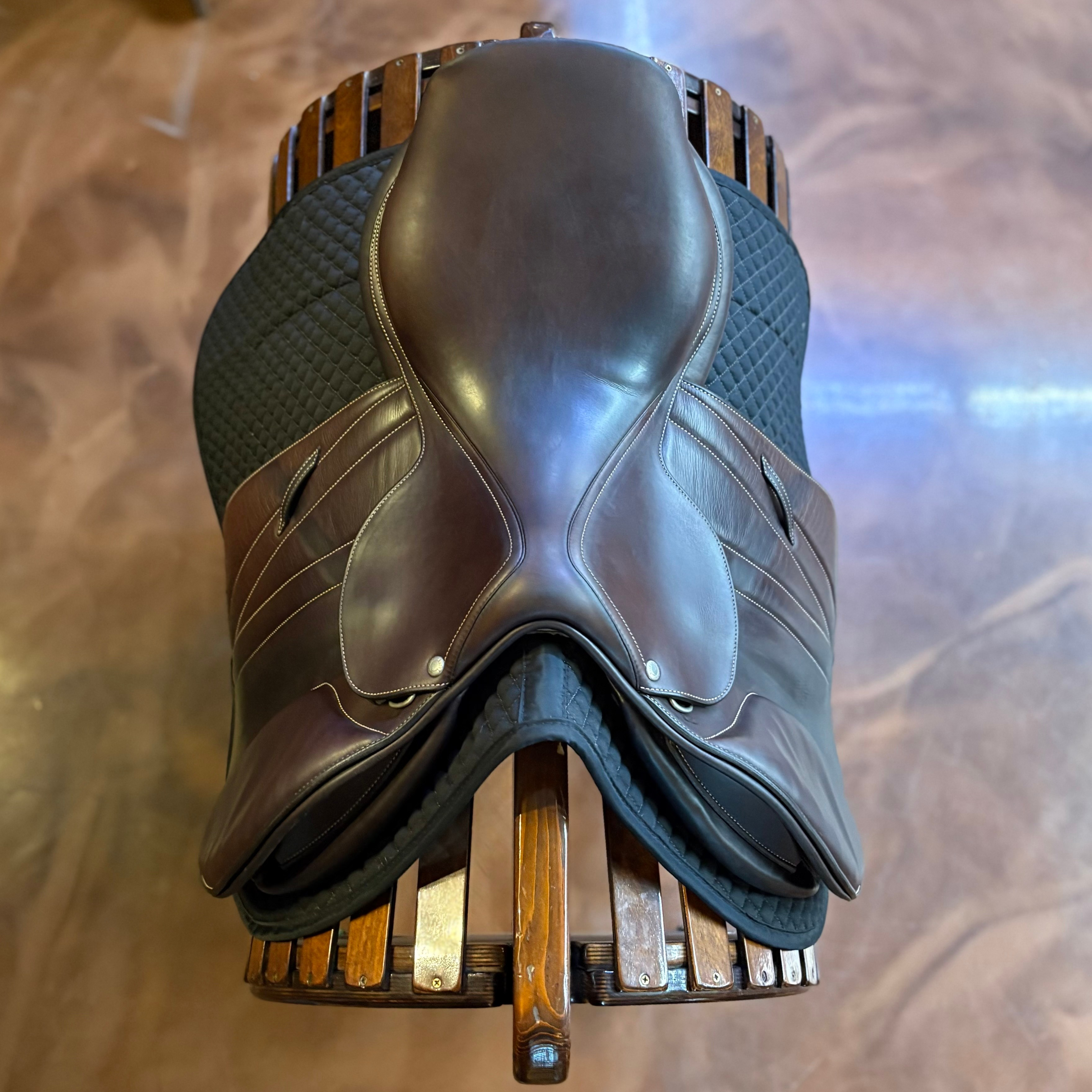 Butet Premium Saddle M17.5", 2.25 Long