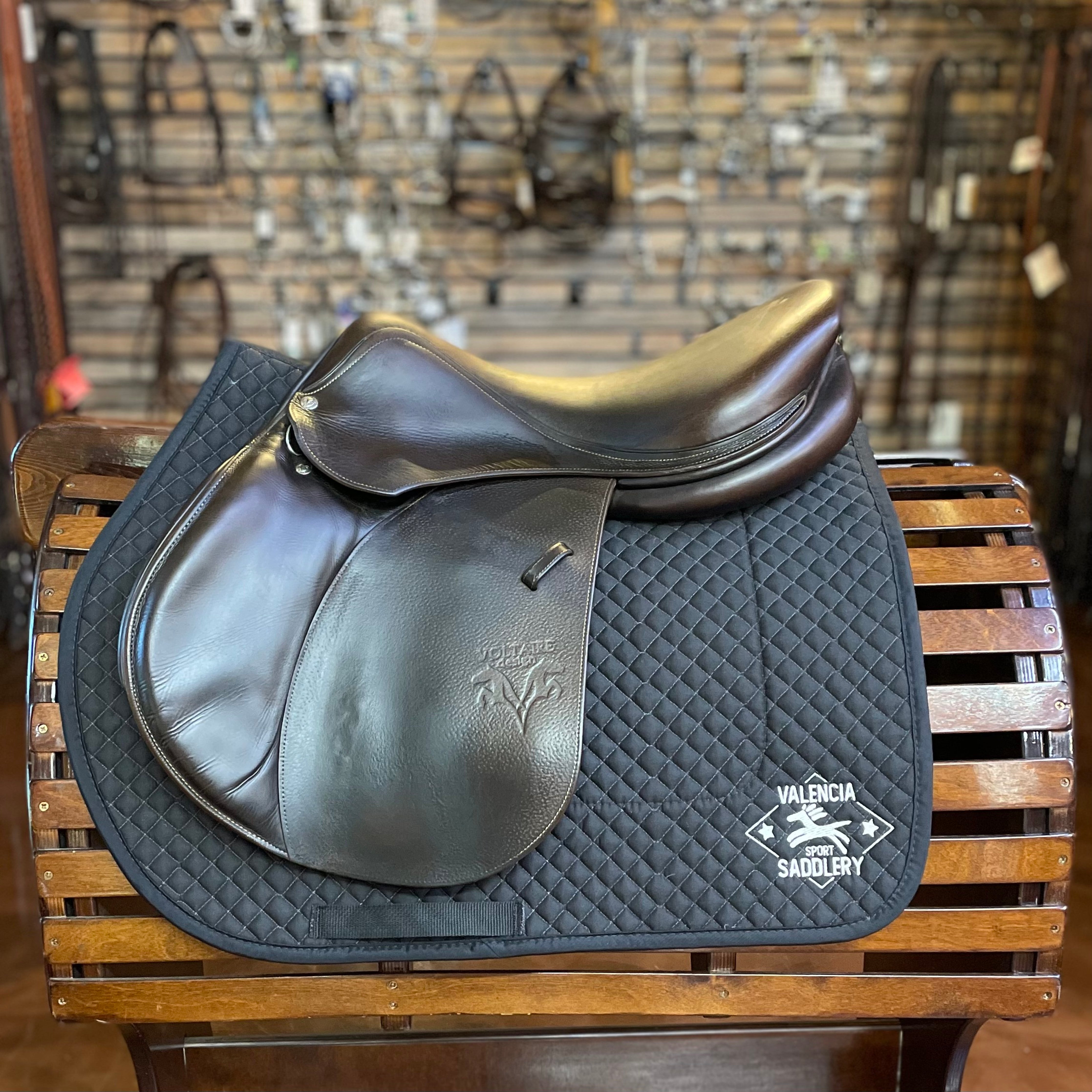 Voltaire Palm Beach saddle 17.5" 2A