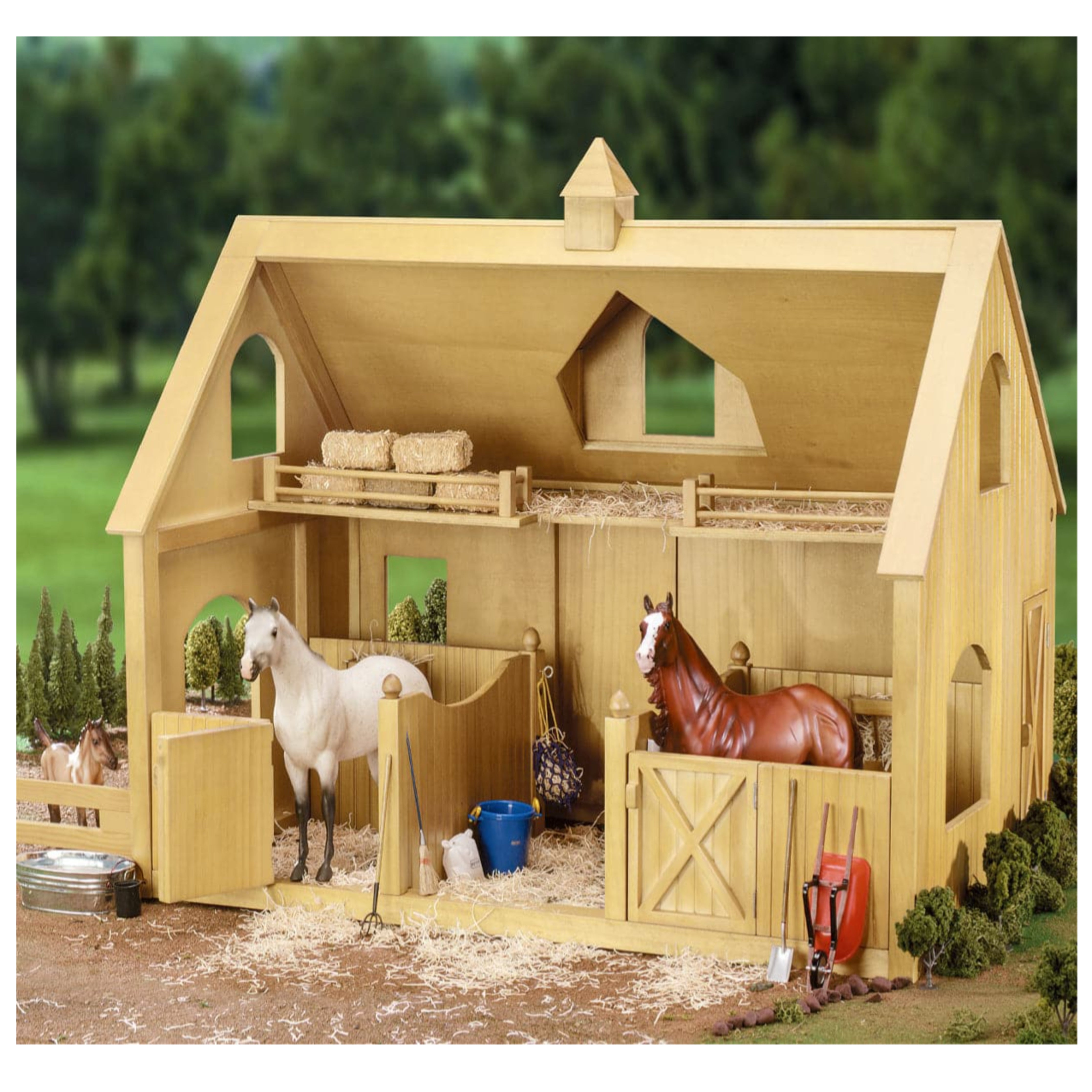 Breyer Deluxe Wood Barn with Cupola