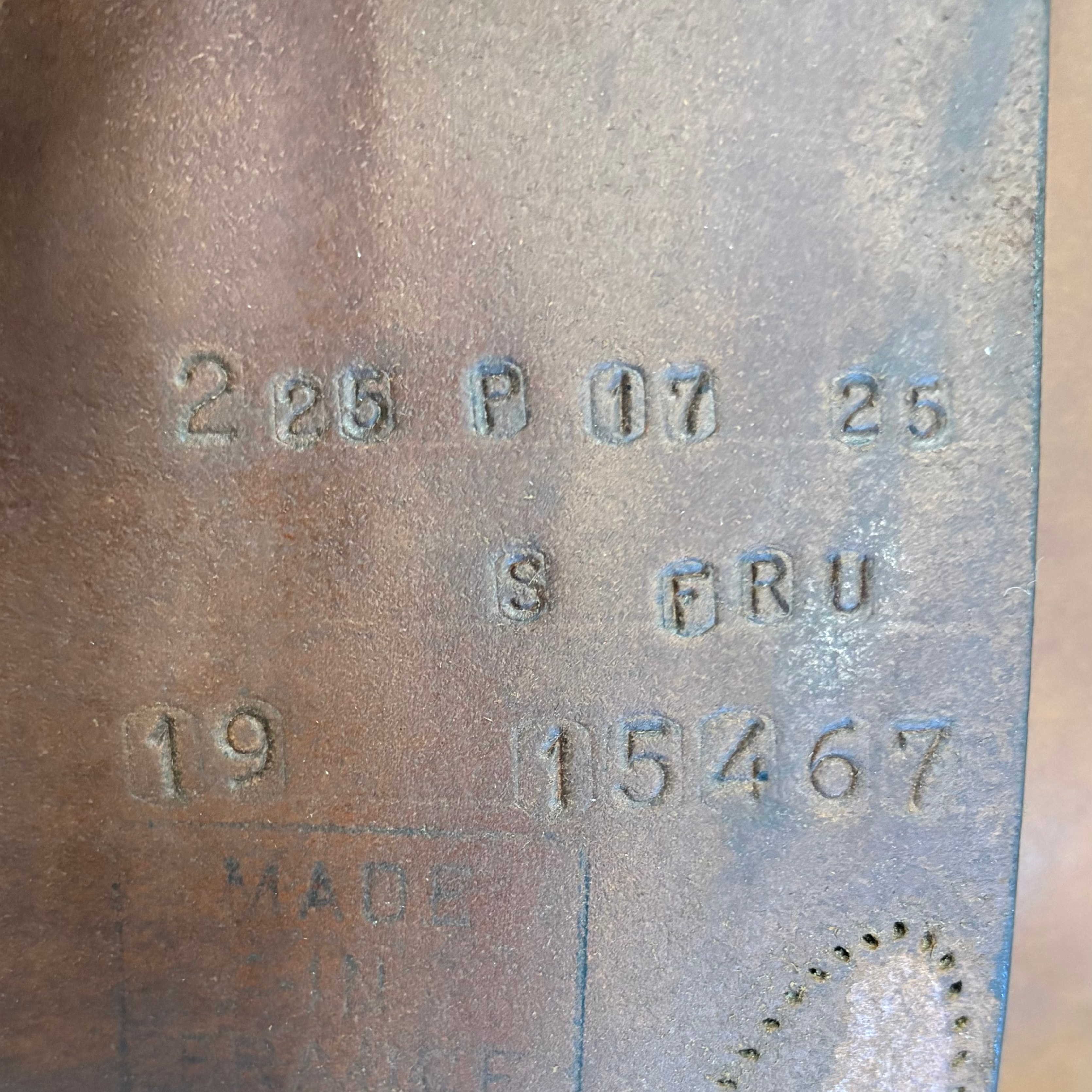 BUTET Premium Saddle P17" 2.25