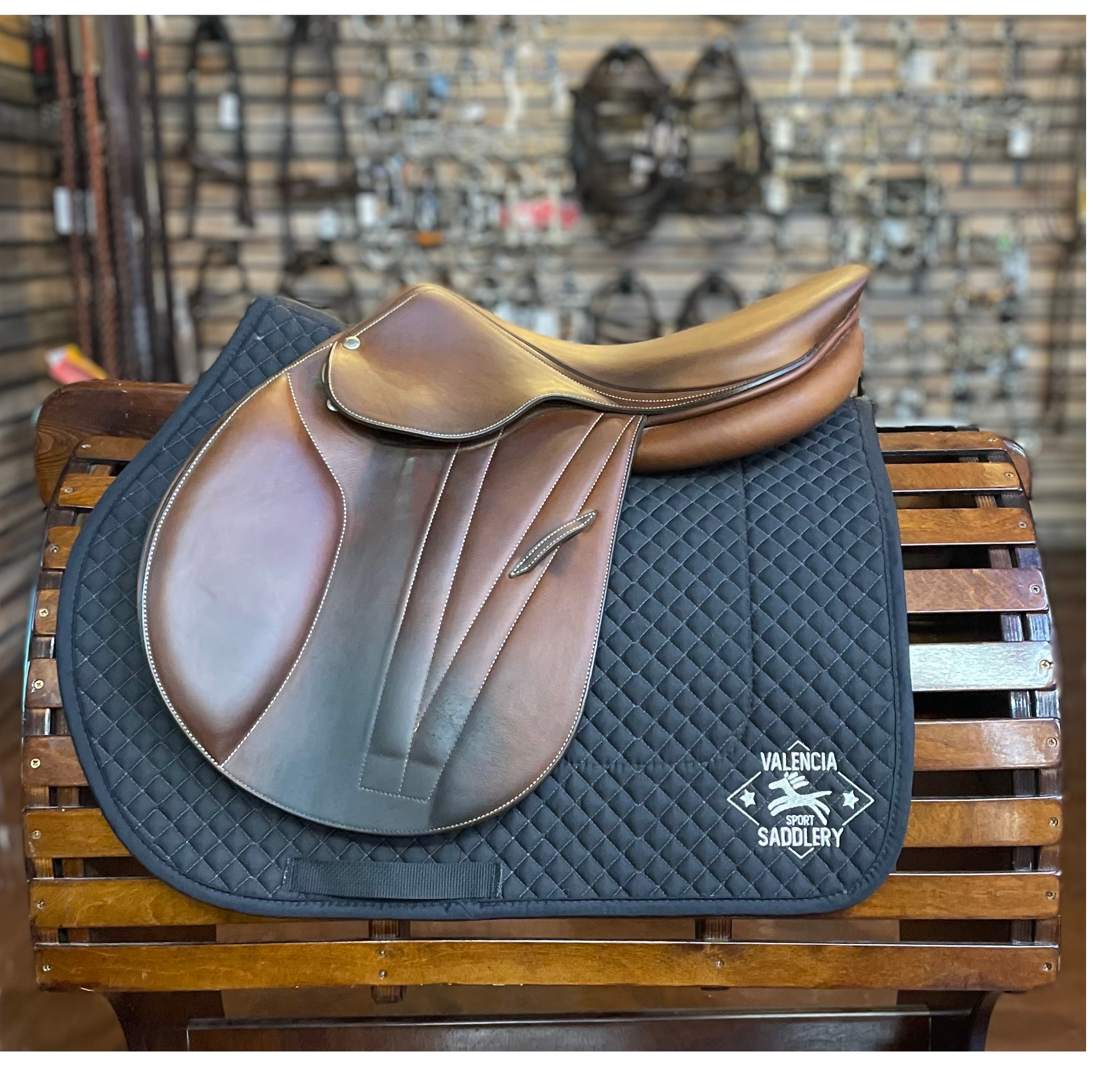 BUTET Premium Saddle P17" 2