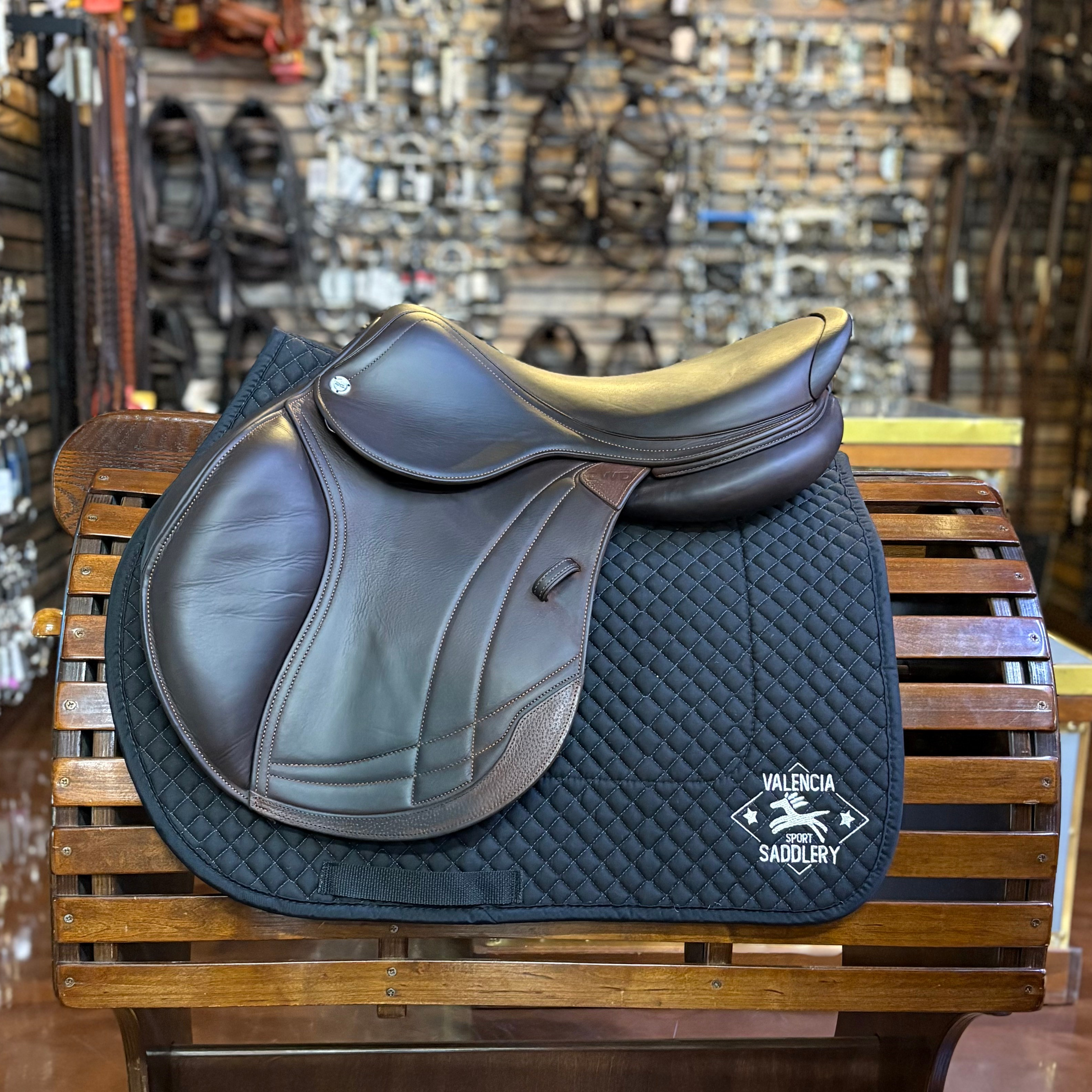 CWD SE38 2gs Hunter Mademoiselle Saddle 17.5" - 2CH