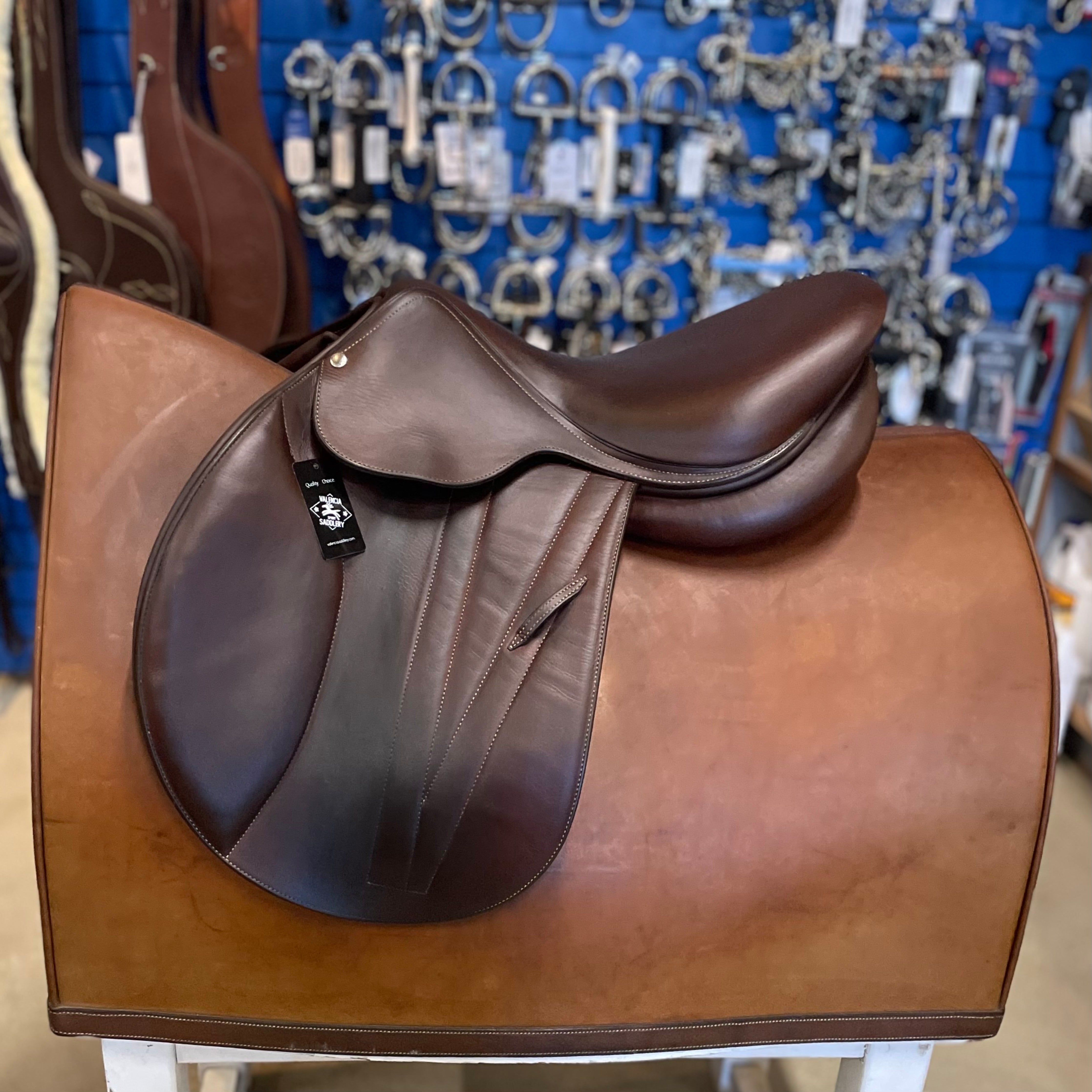 BUTET Premium Saddle L17.5" 2.25 L