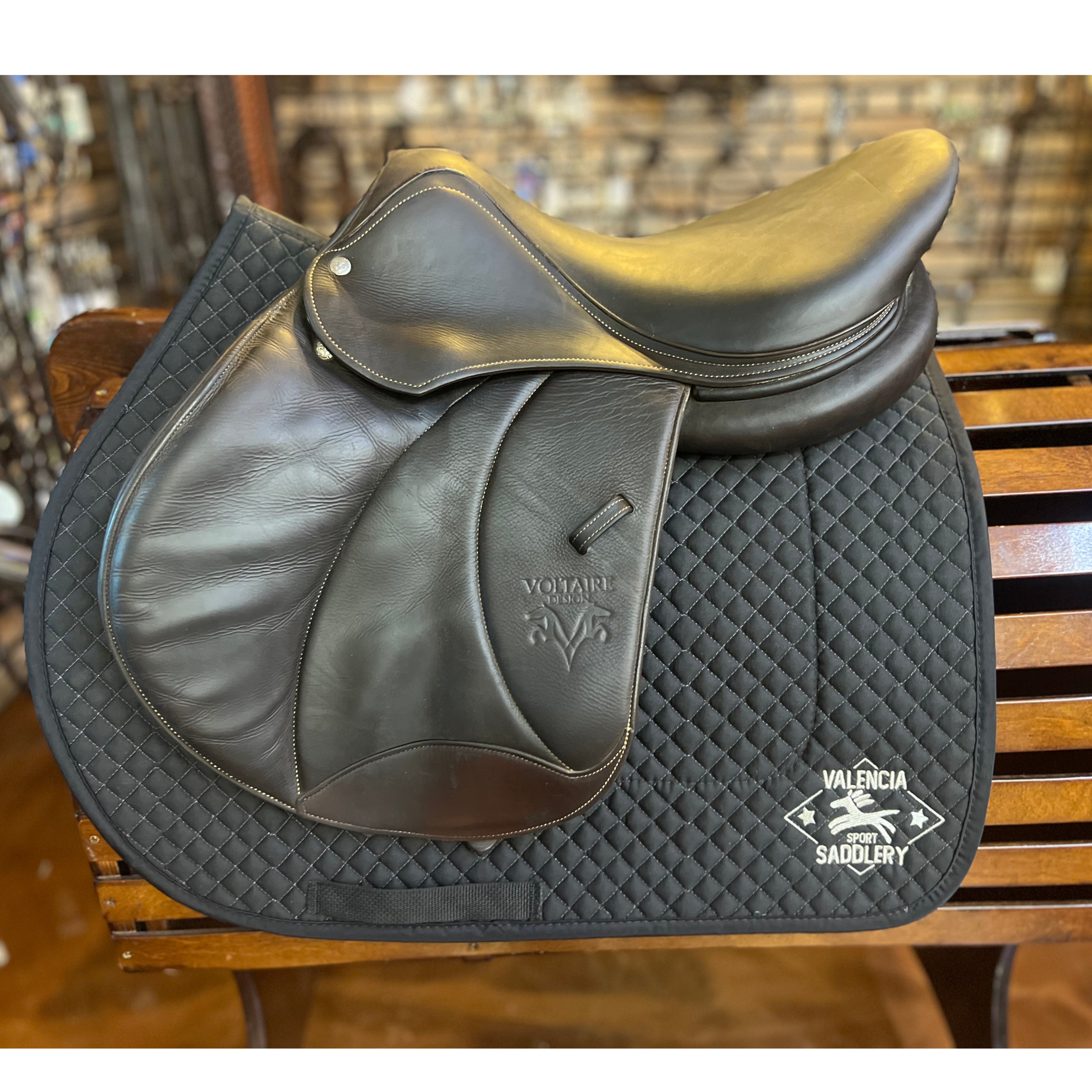 Voltaire Stuttgart saddle 17" 2A