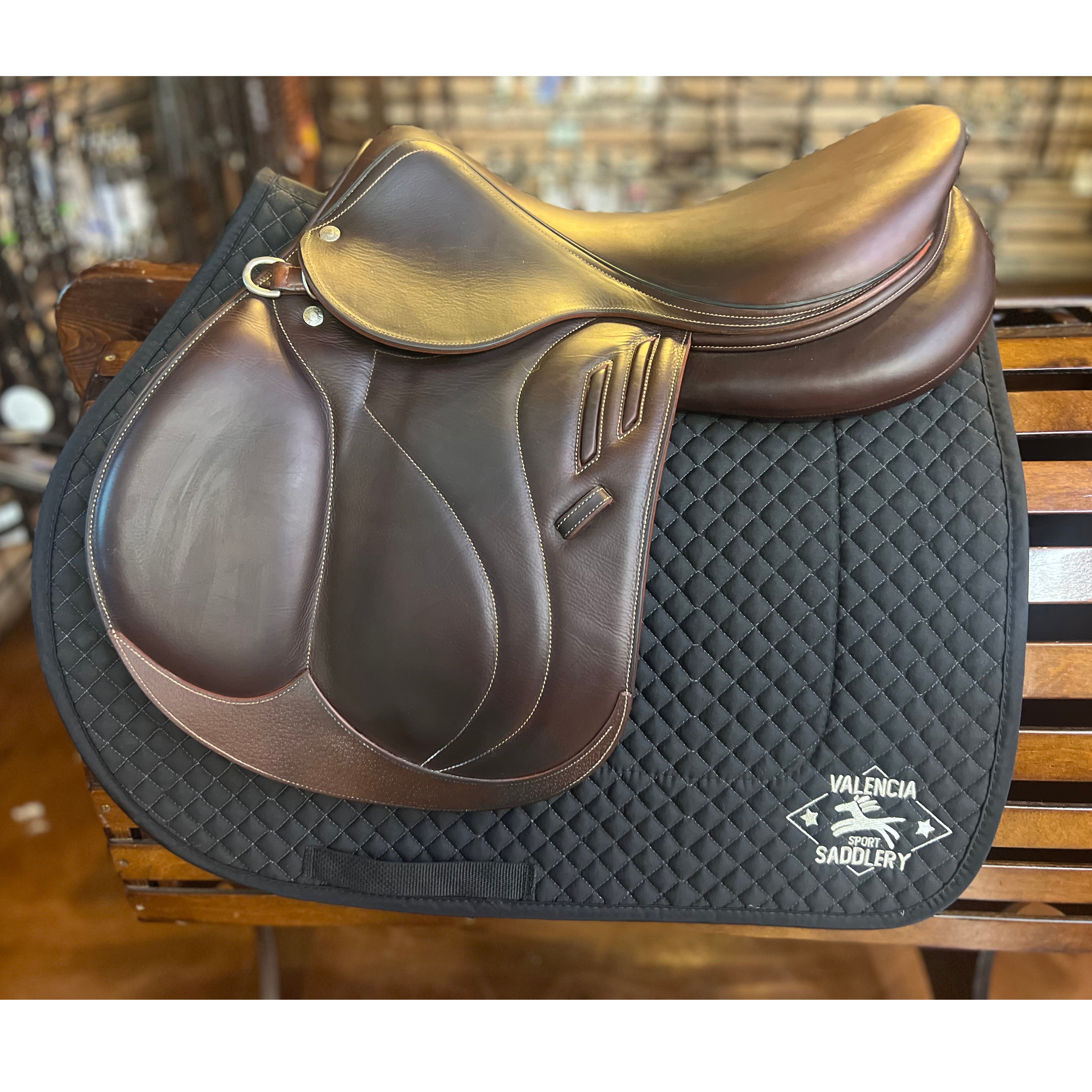 Devoucoux Biarritz Lab Saddle 17.5" 2A