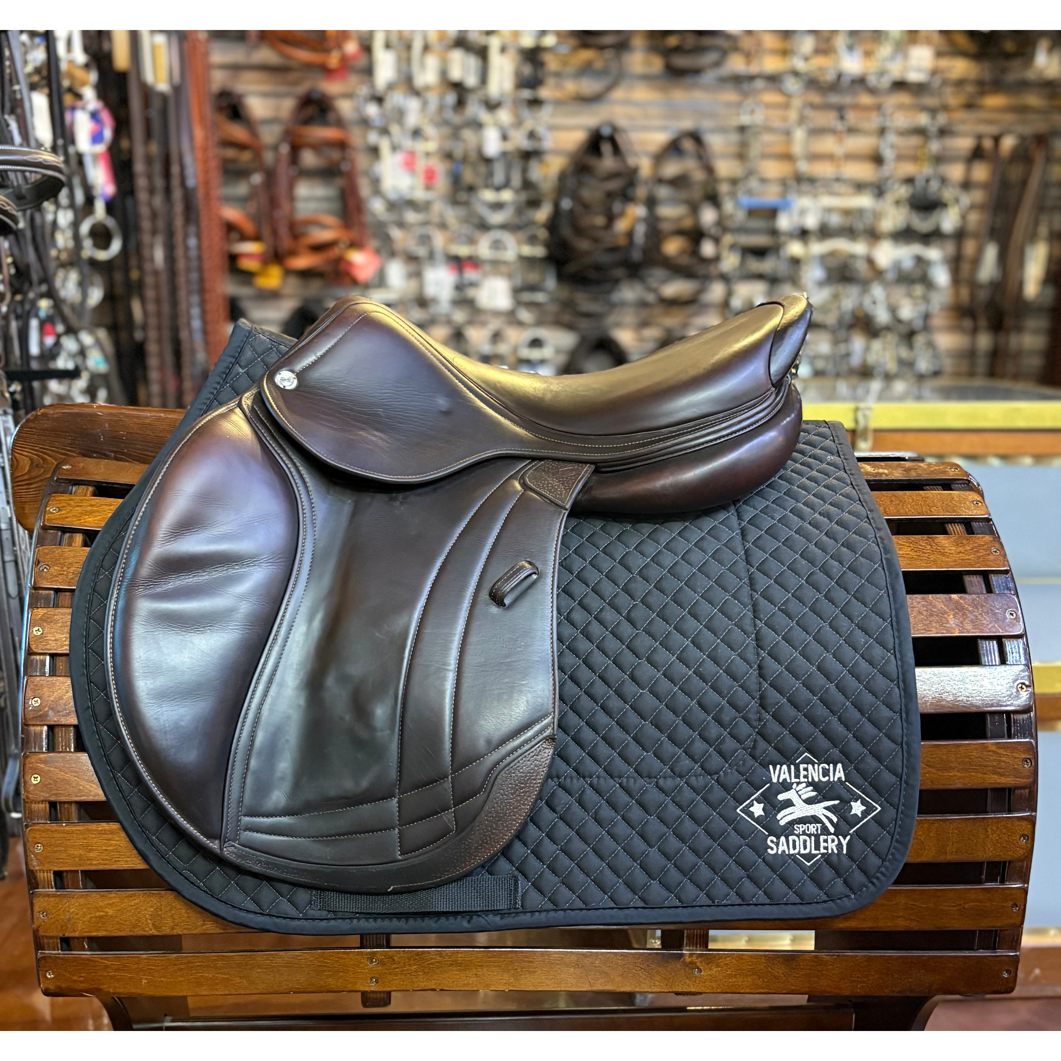 CWD SE38 2gs Hunter Mademoiselle Saddle 17.5" - 3LH