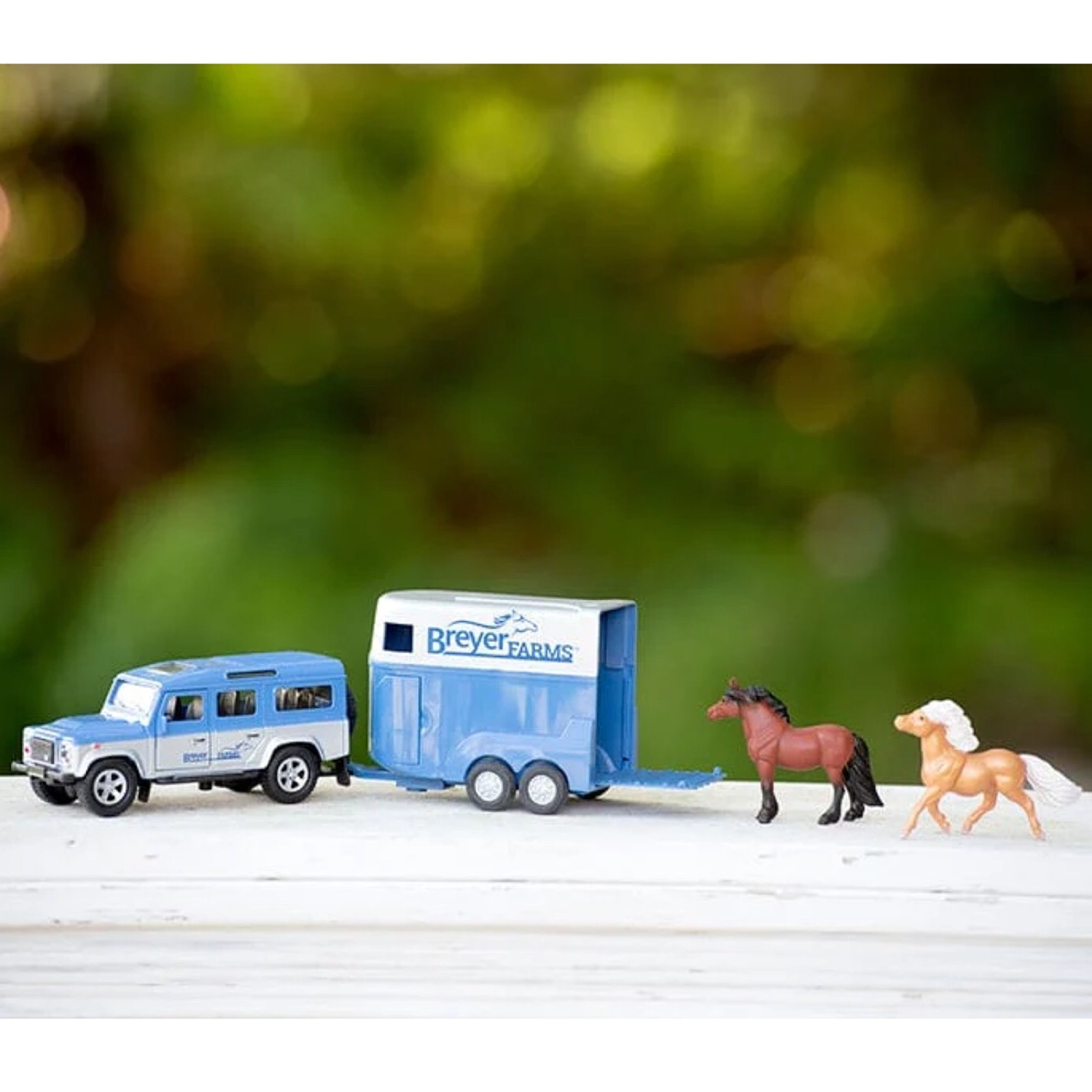 Breyer Farms Land Rover & Trailer