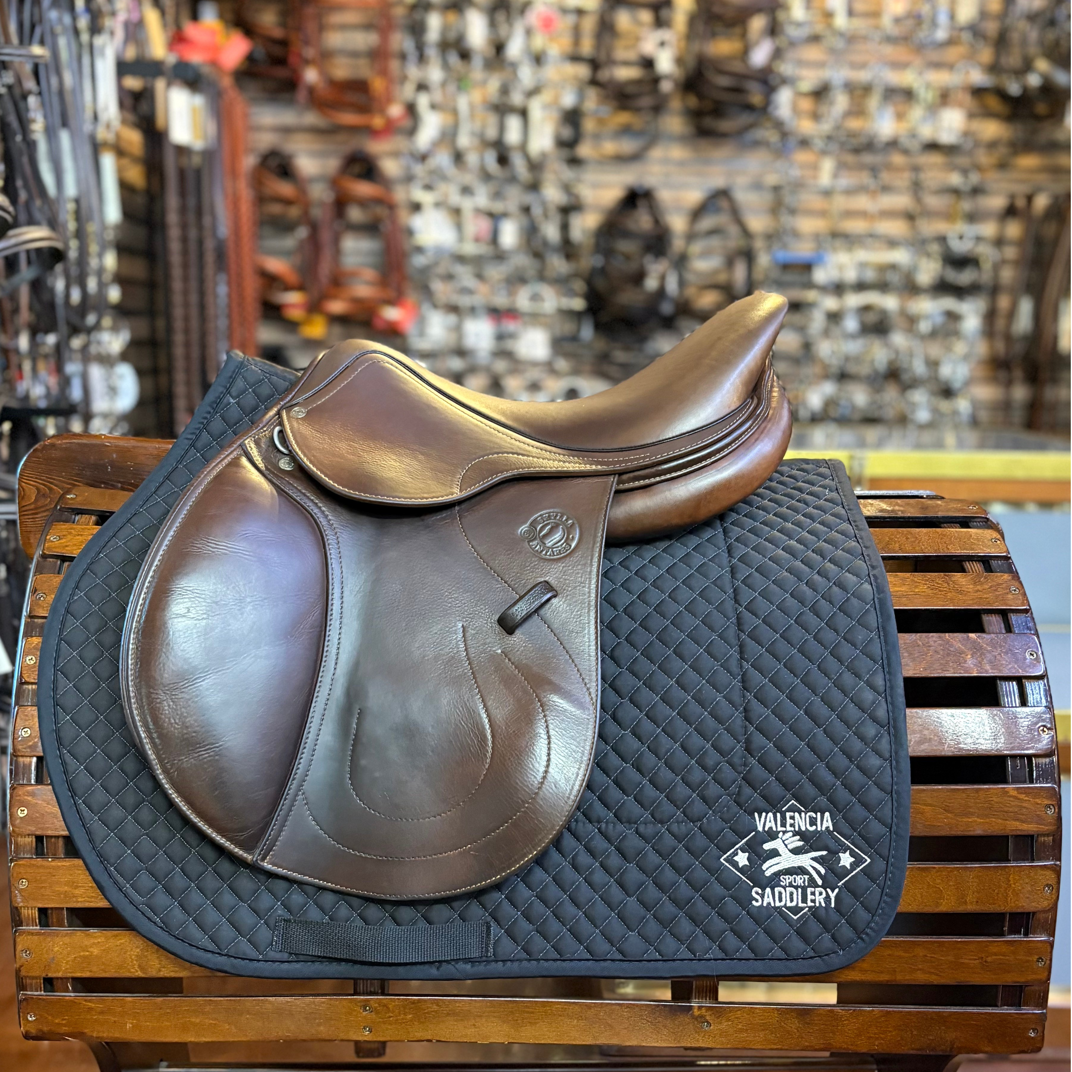 Antares Skylla saddle 17" 2N