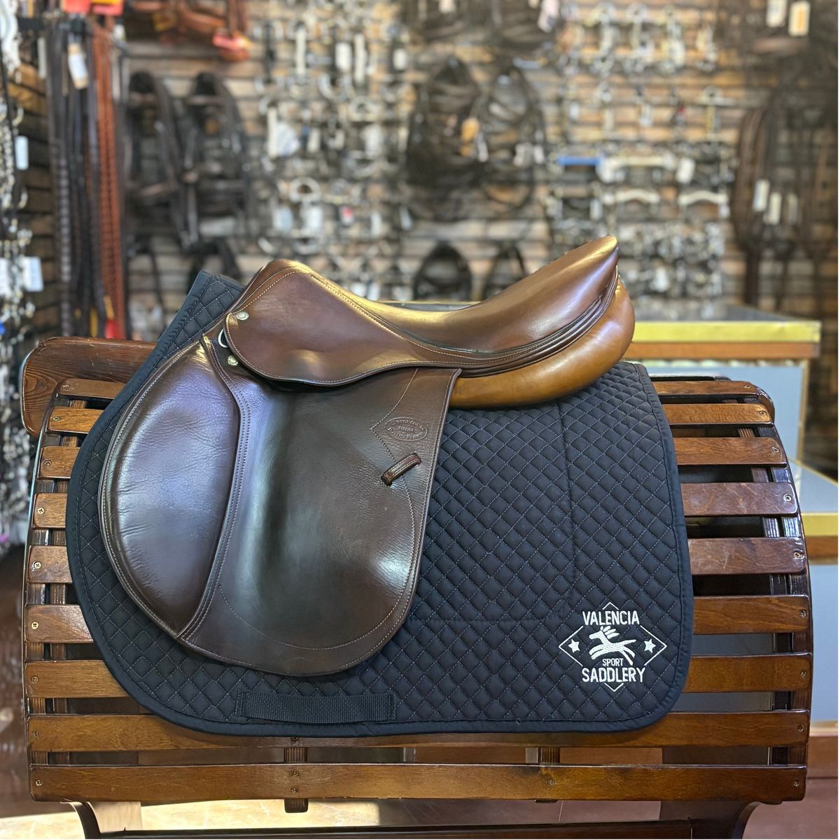 Devoucoux Biarritz Saddle 17.5" 2
