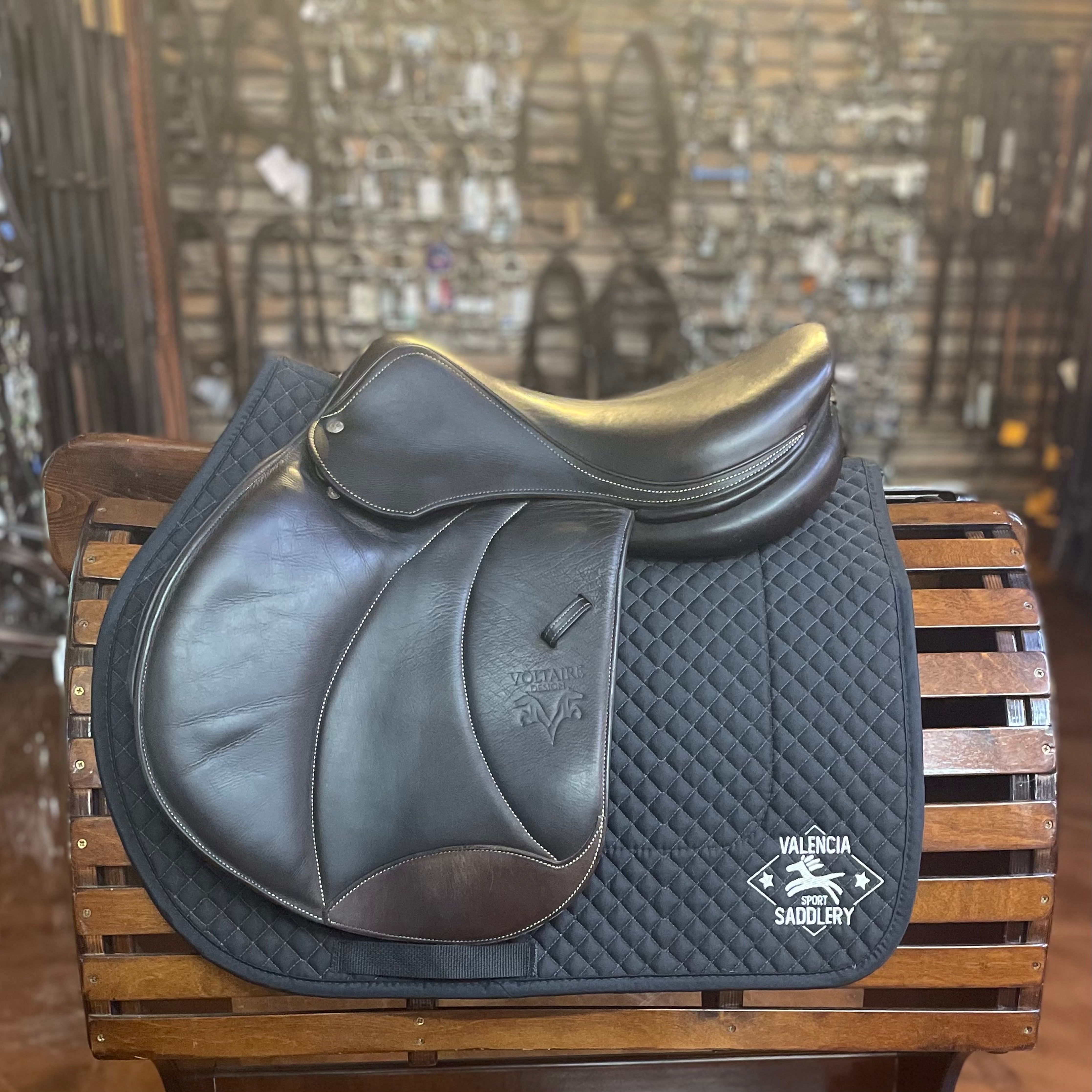 Voltaire Palm Beach saddle 17" 3AA