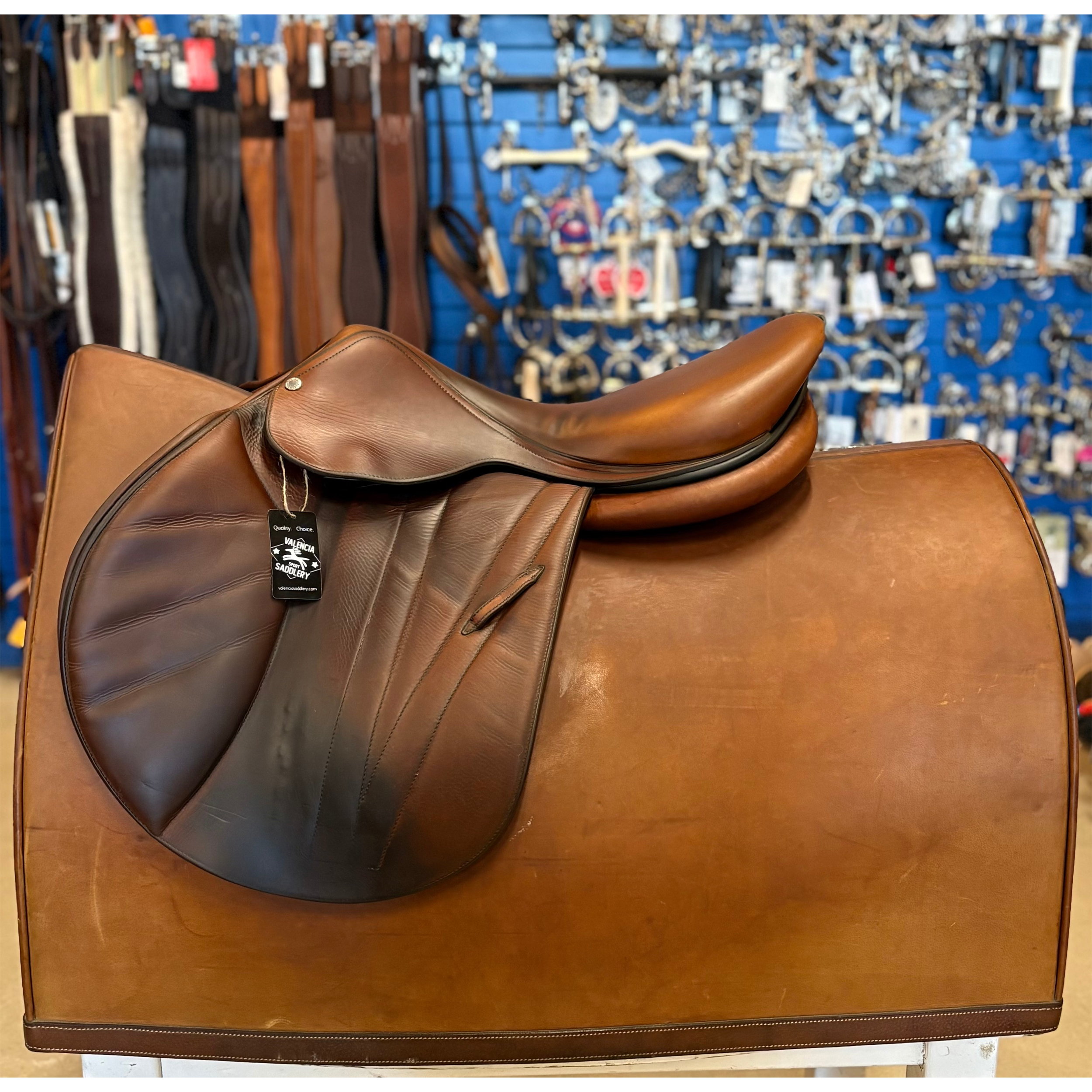 Butet Premium Saddle M17.5", 2.5 Long