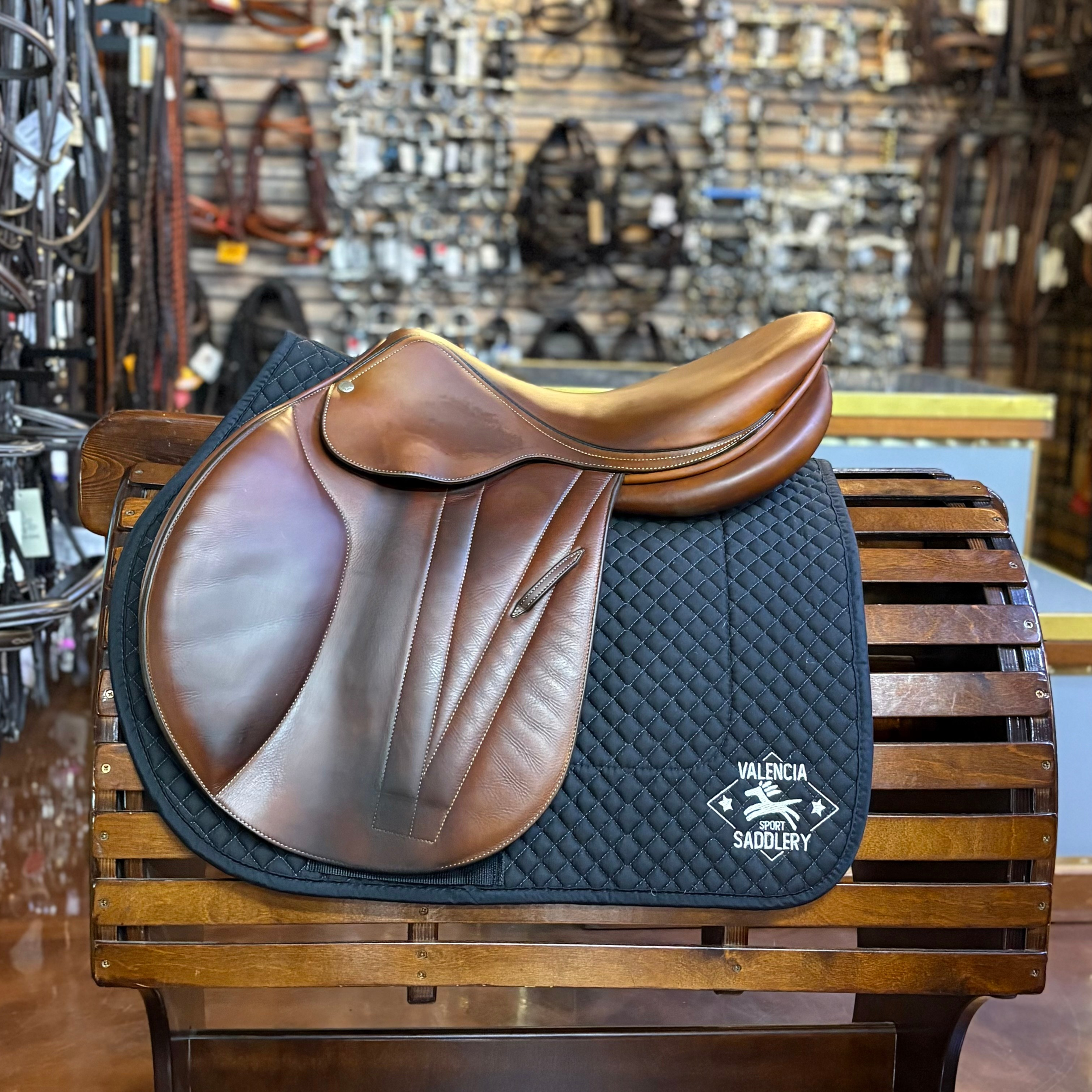 BUTET Premium Saddle L17.5" 2.25 L